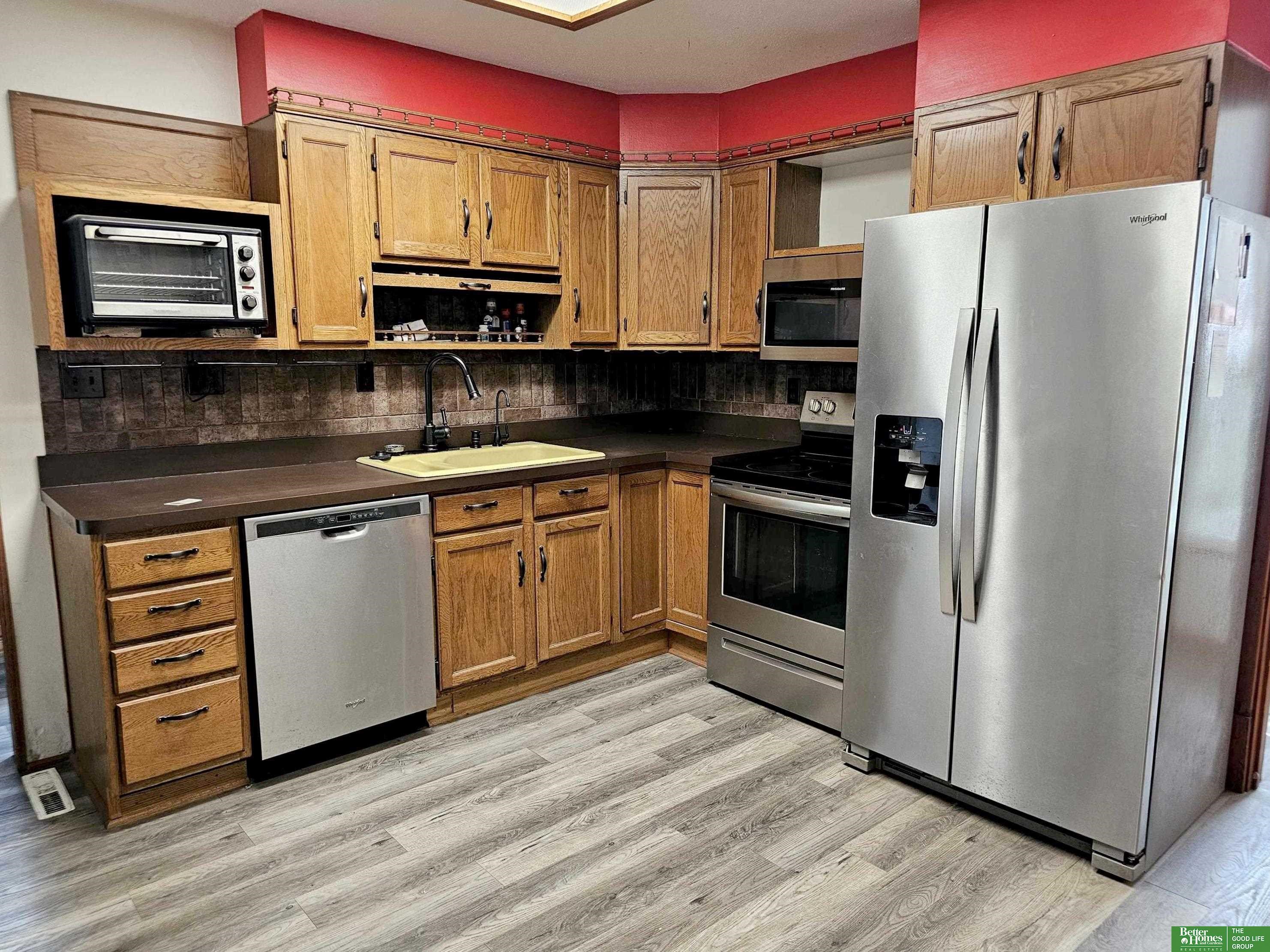 557 W 7th Street