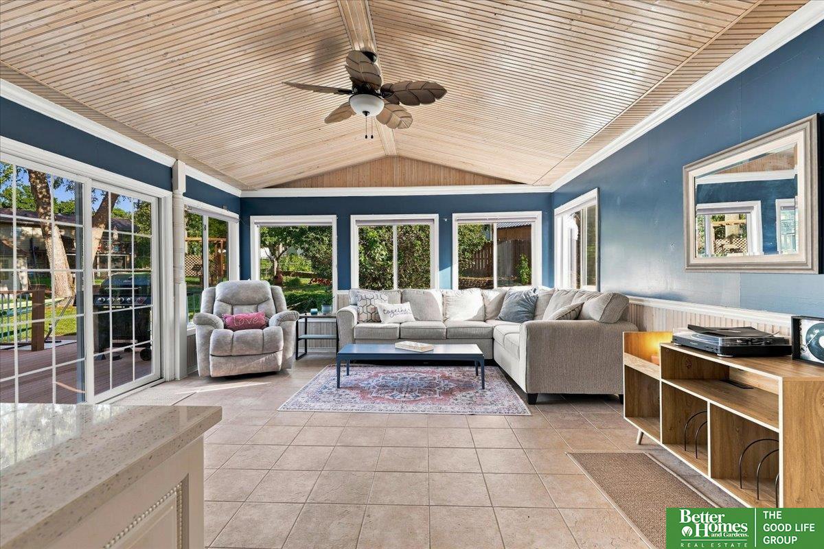 11505 Oak Circle