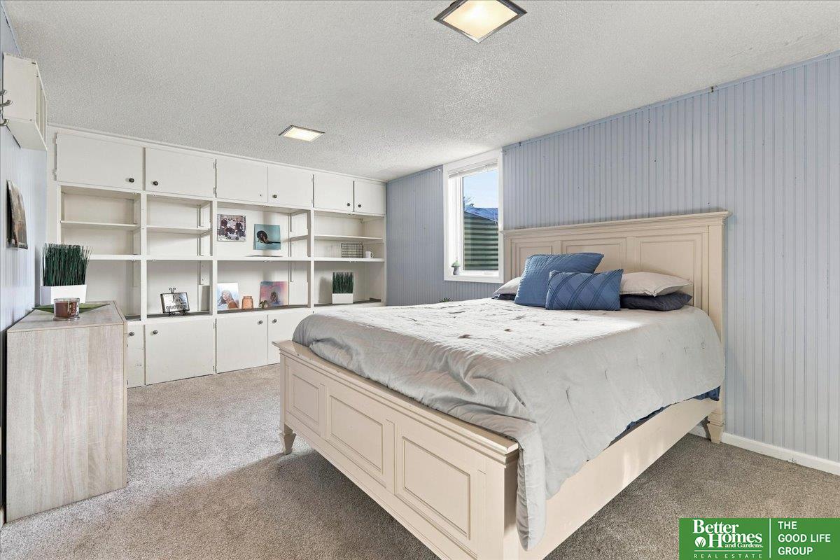 11505 Oak Circle