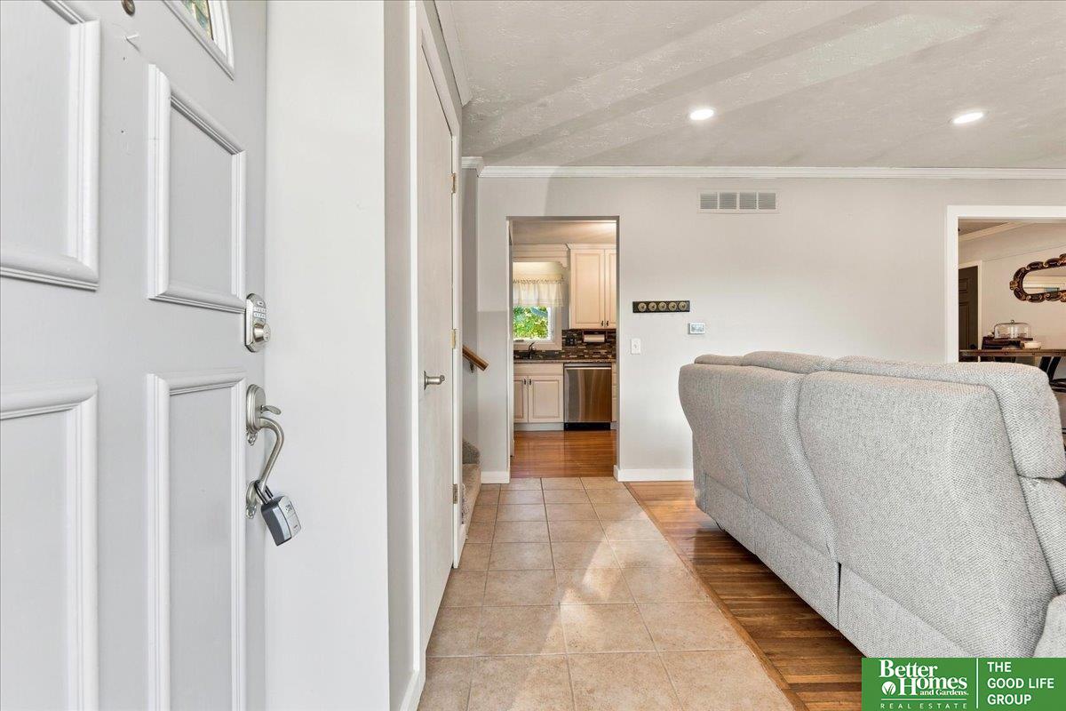 11505 Oak Circle