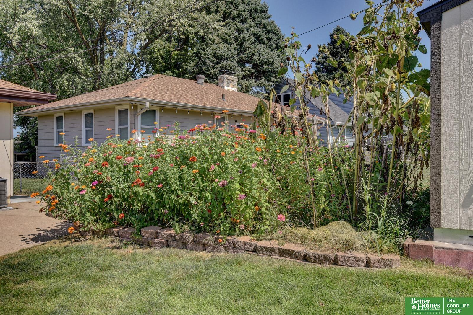 7517 Erskine Street