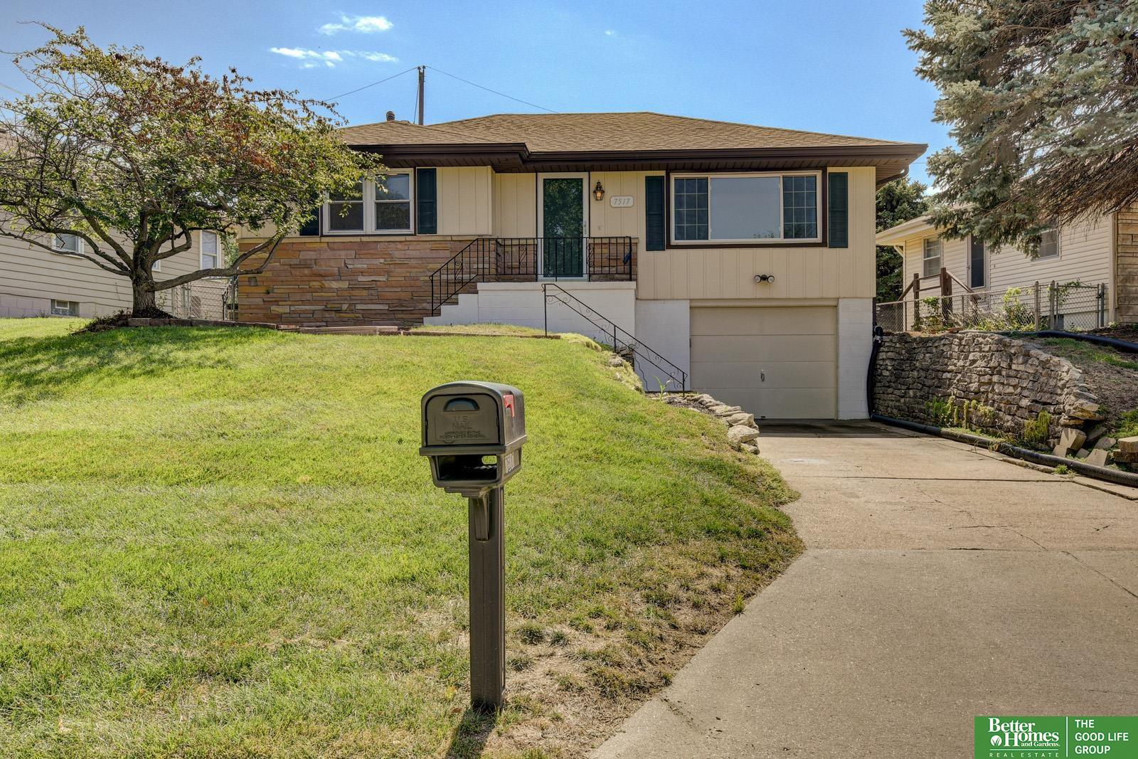 7517 Erskine Street