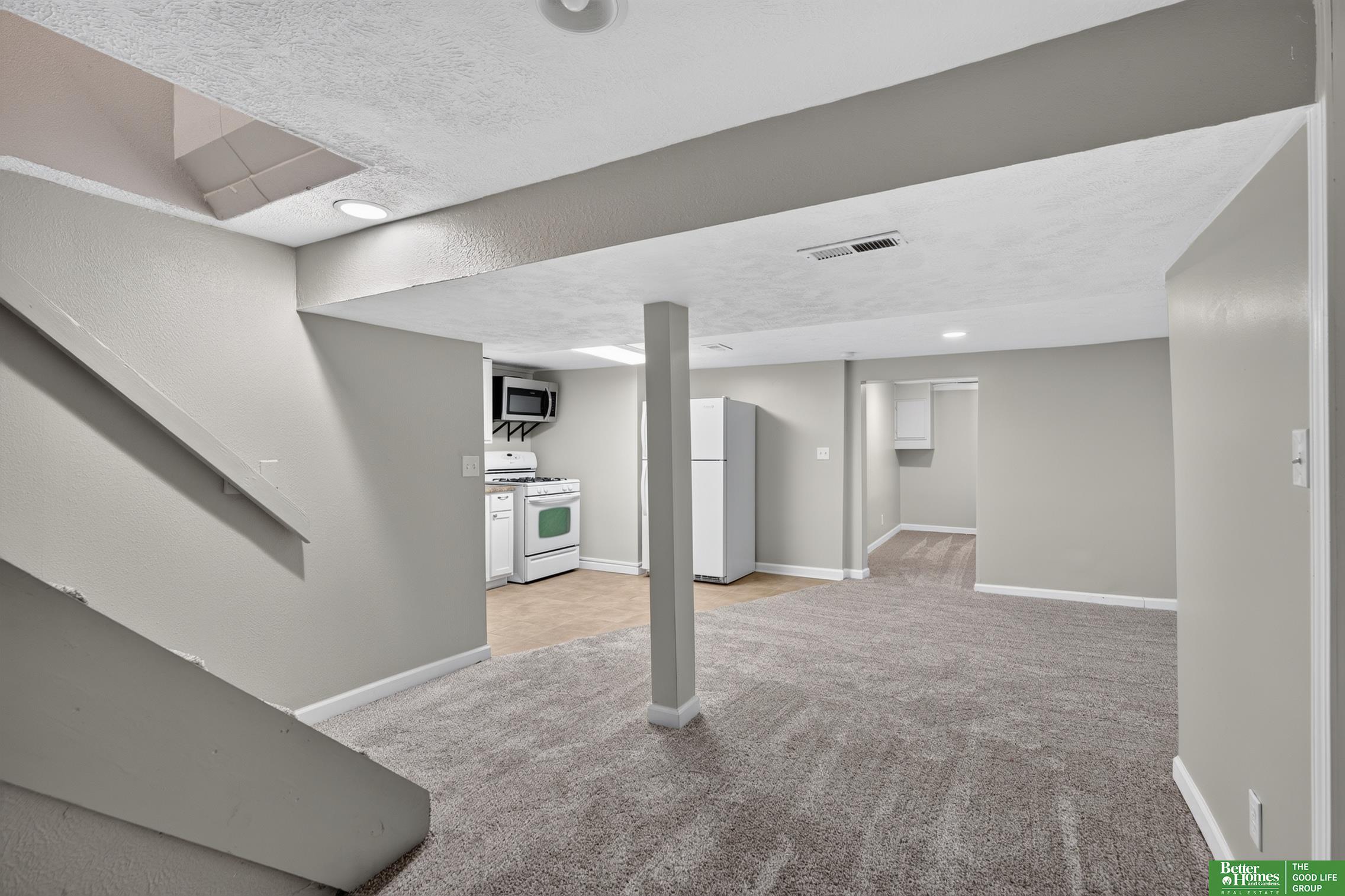2370 Fontenelle Boulevard