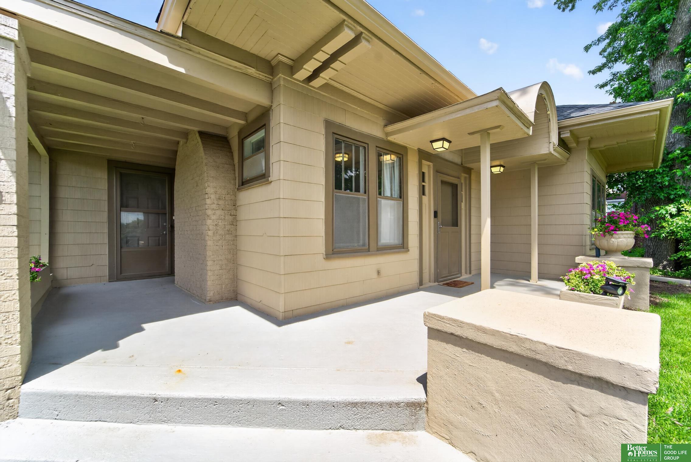 2370 Fontenelle Boulevard