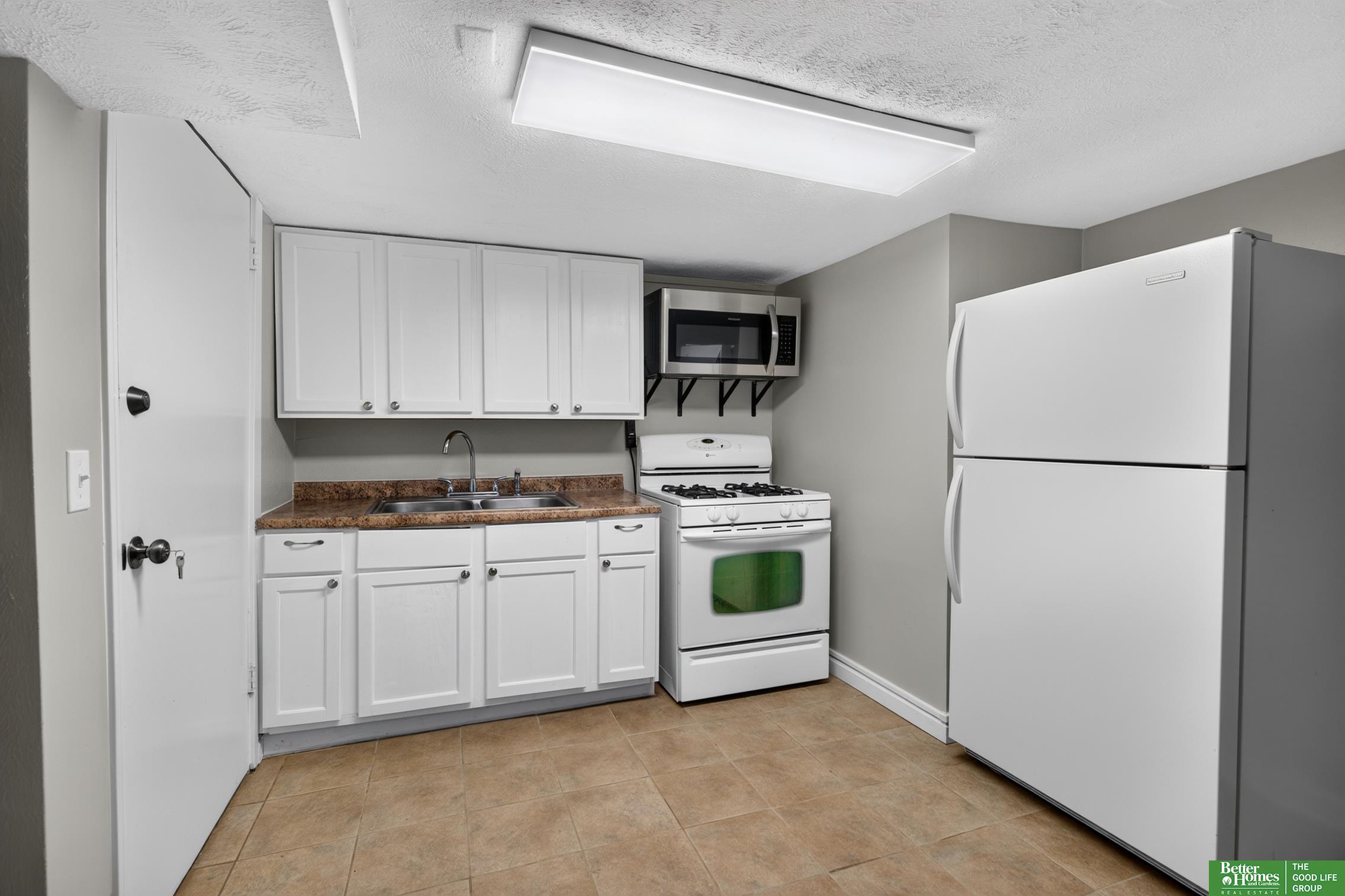 2370 Fontenelle Boulevard