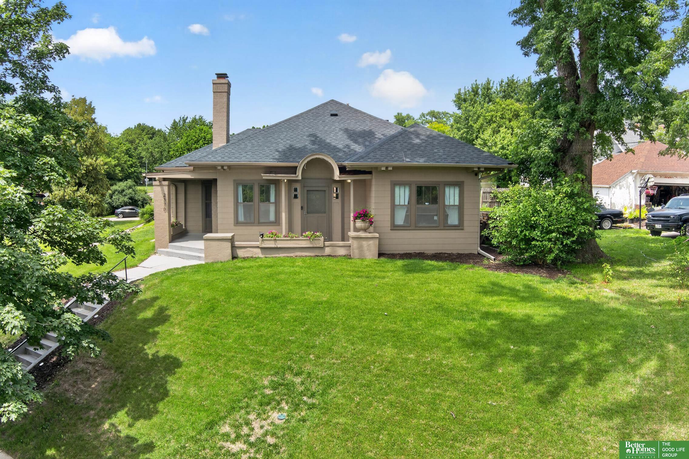 2370 Fontenelle Boulevard