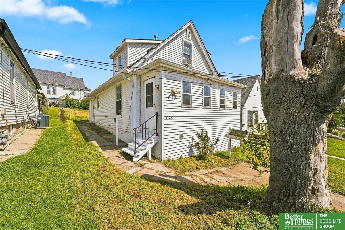 2736 I Street