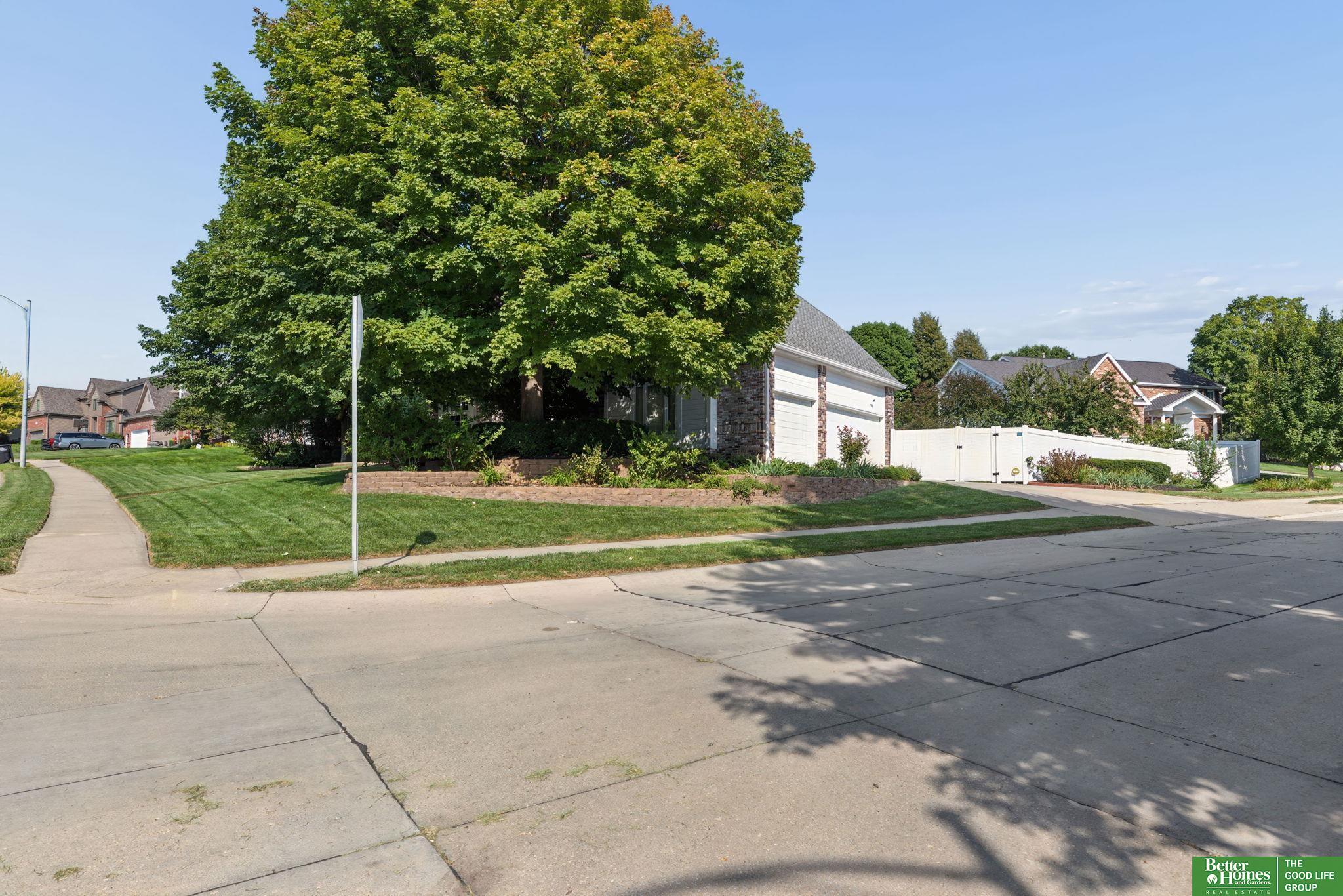 2611 N 159 Street