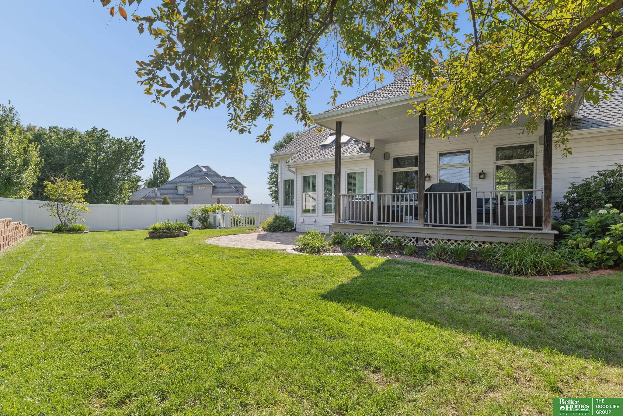 2611 N 159 Street