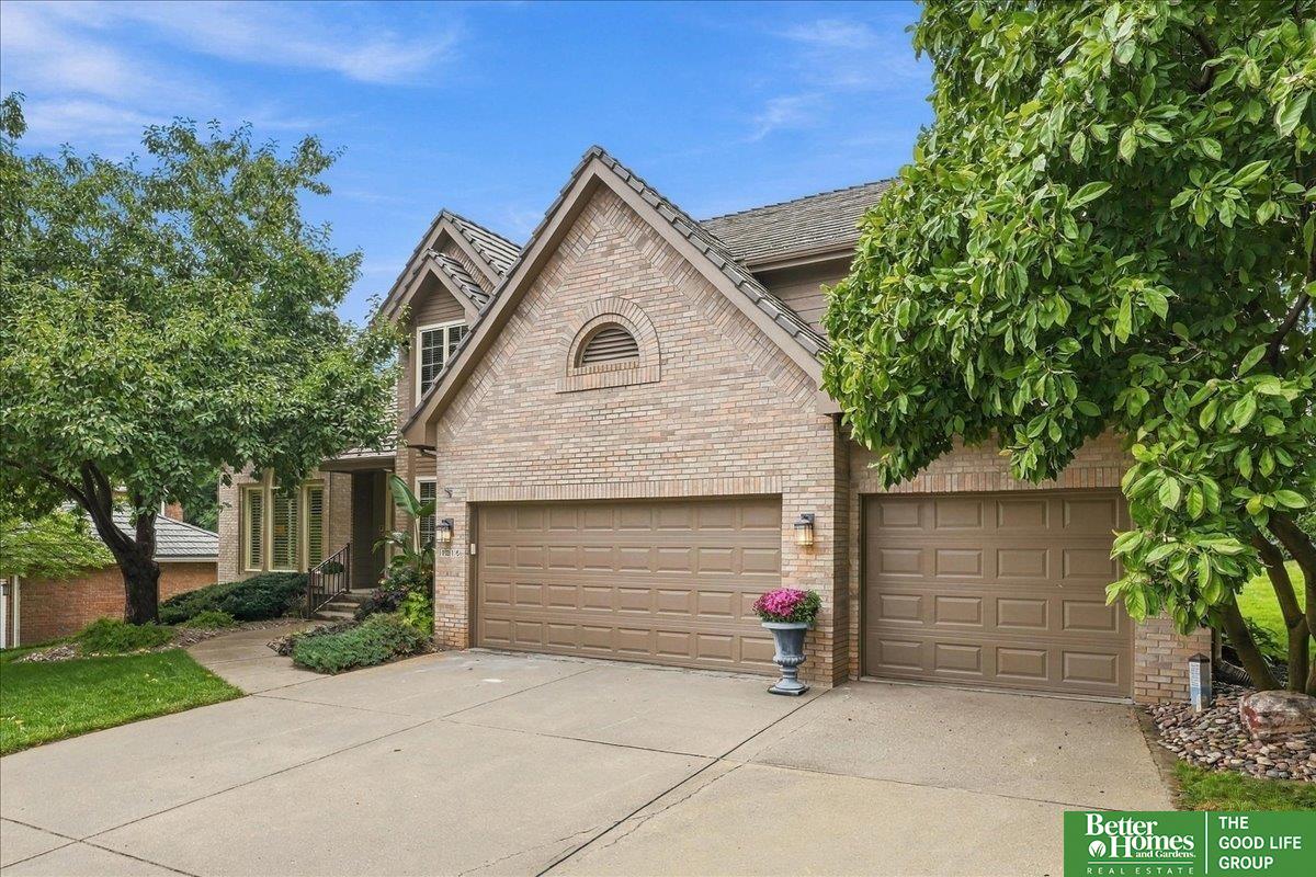 1816 N 129 Circle
