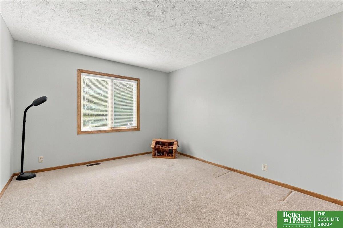 1816 N 129 Circle