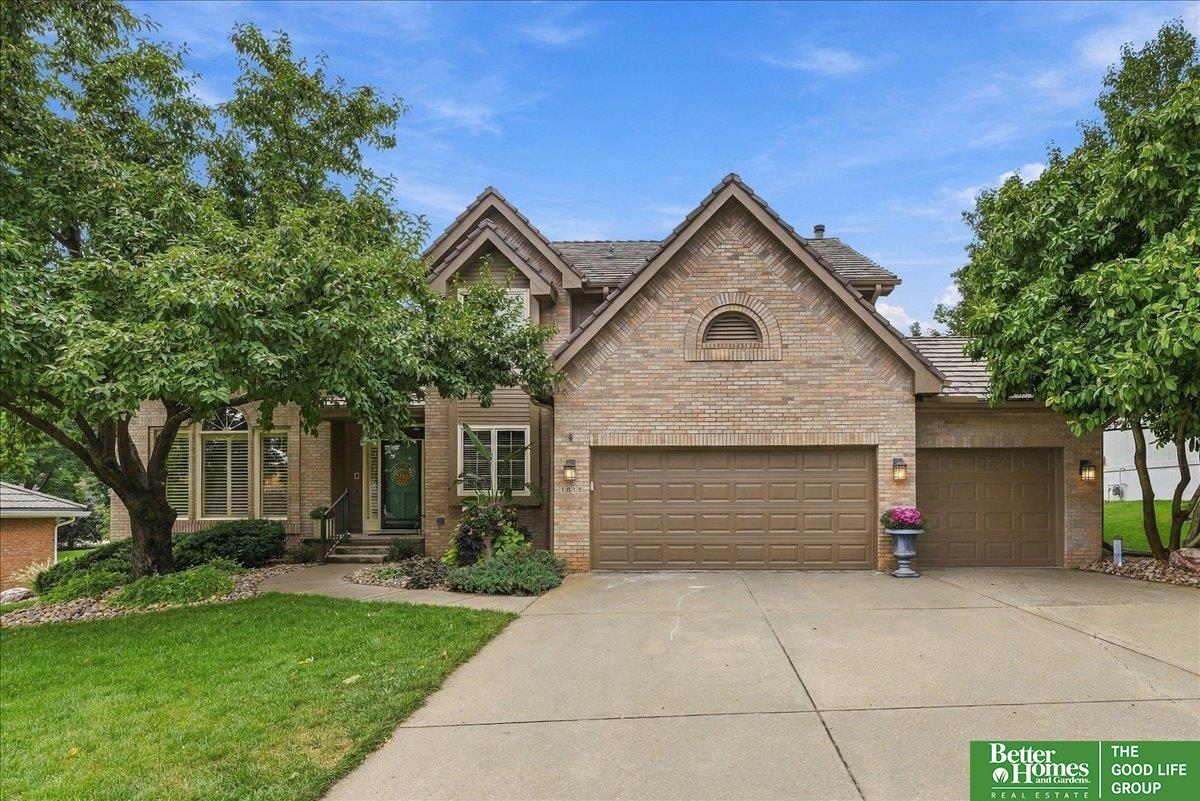 1816 N 129 Circle