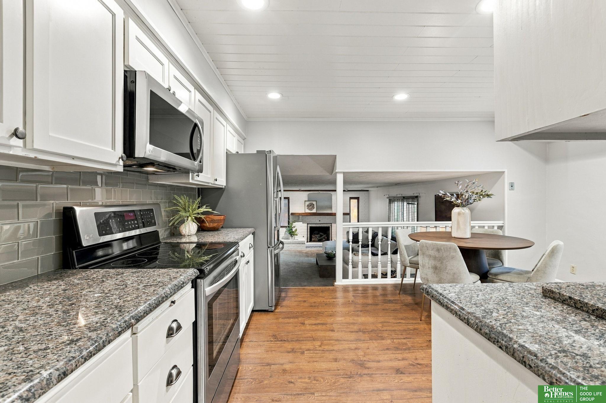910 Wolf Lane