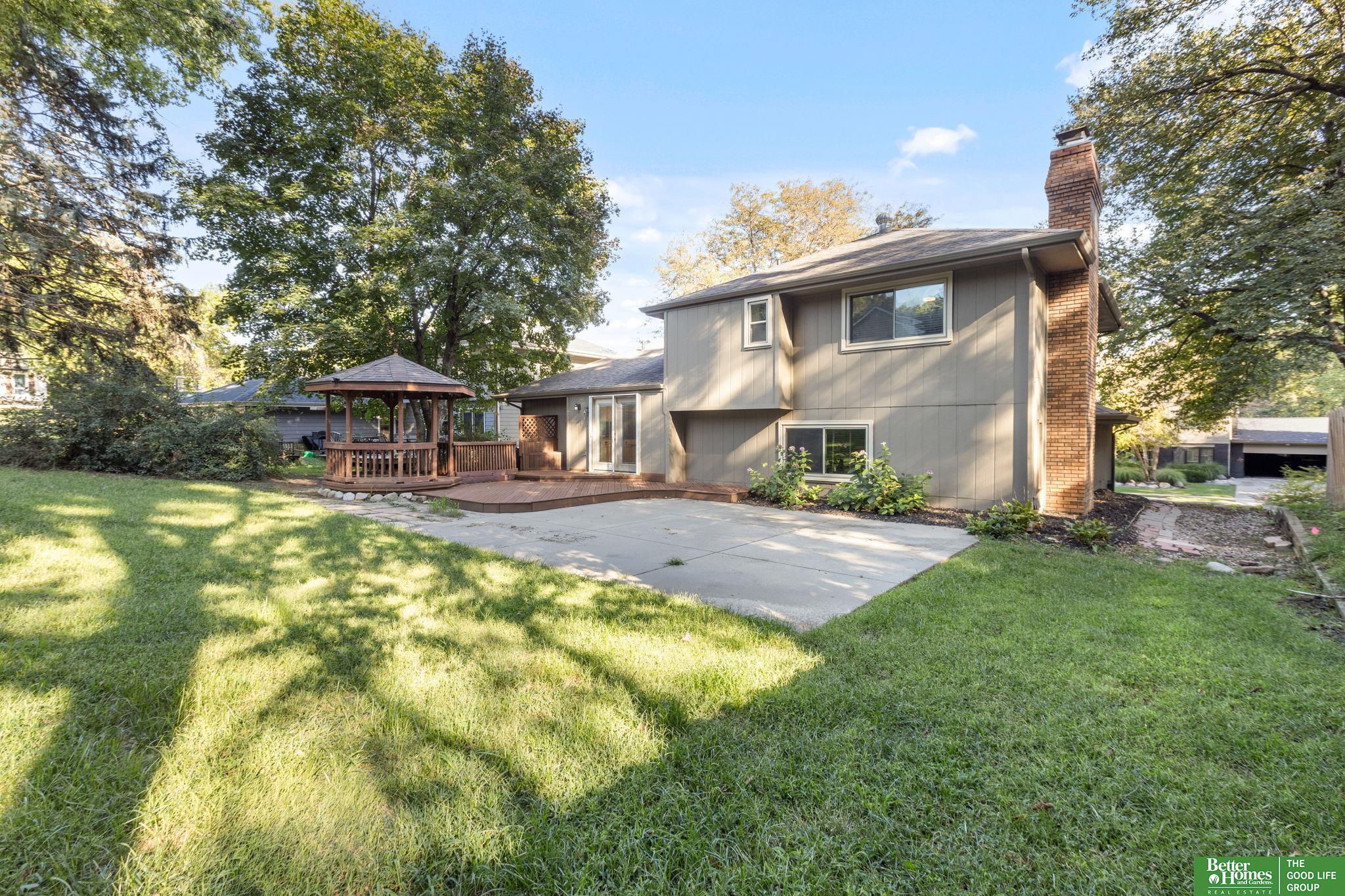 910 Wolf Lane