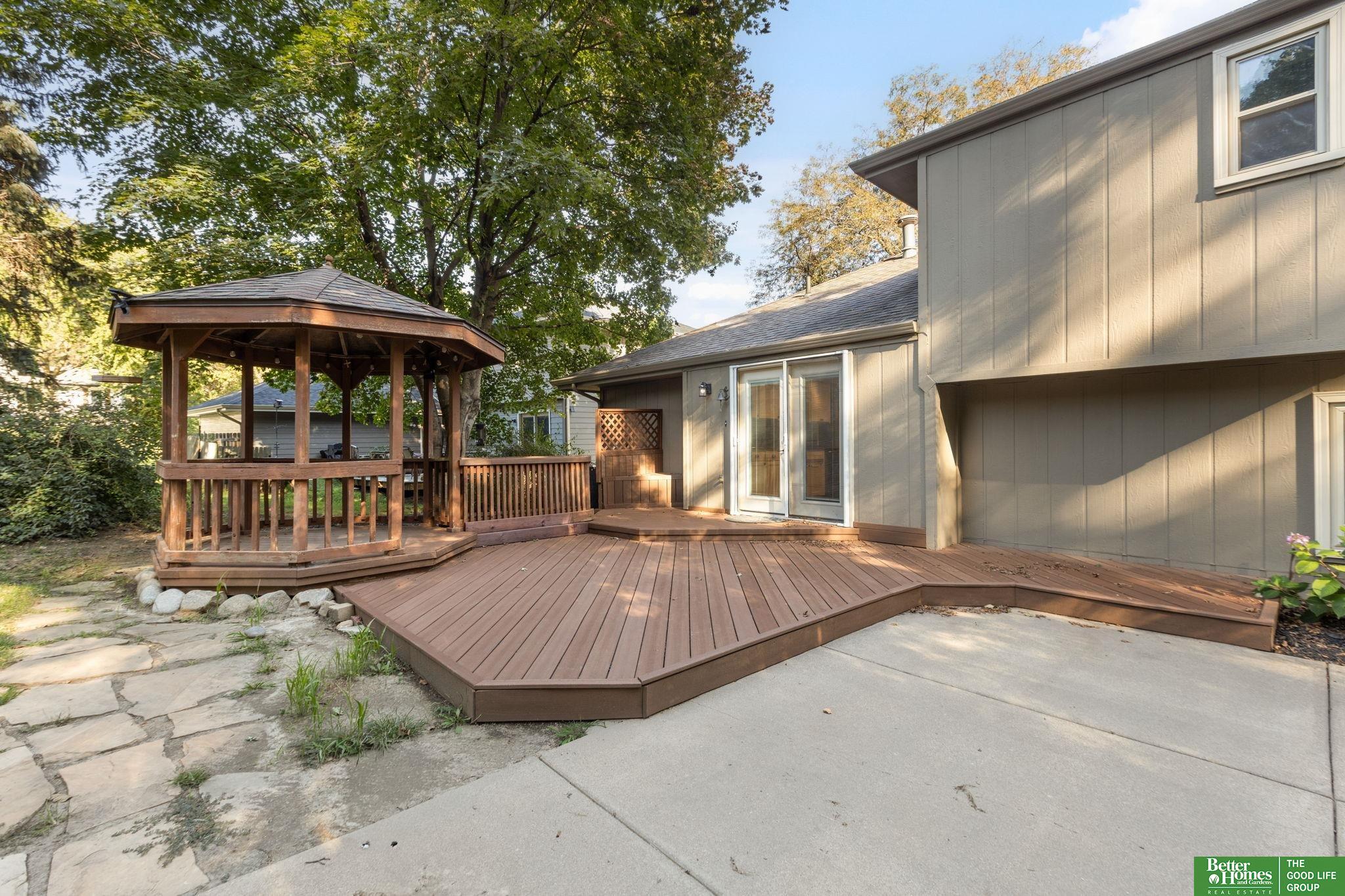 910 Wolf Lane