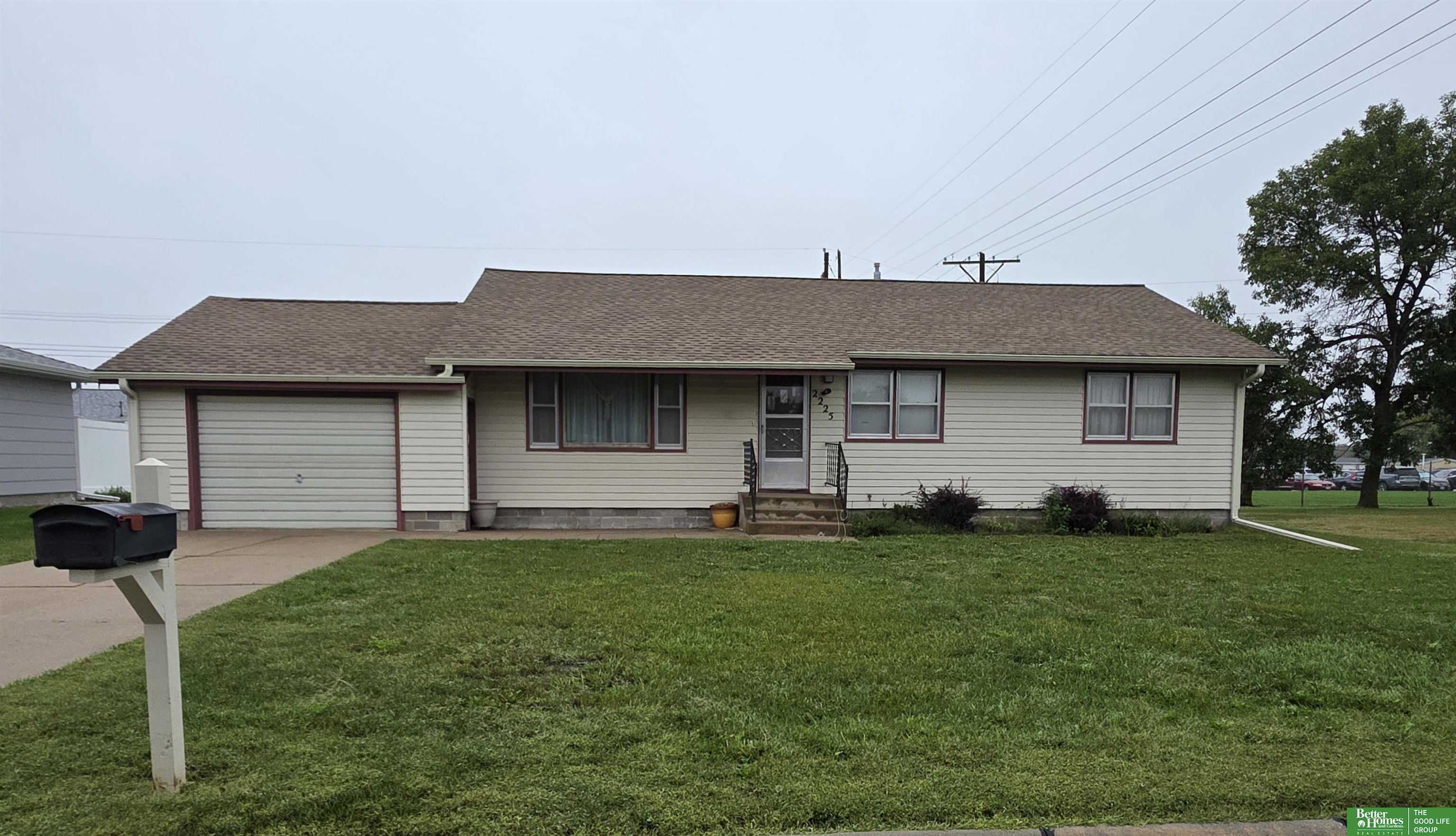 2225 N Nebraska Avenue