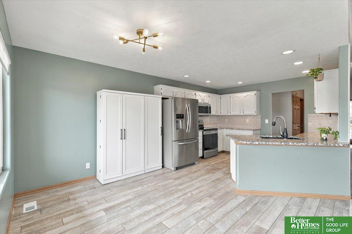 2207 Aberdeen Drive
