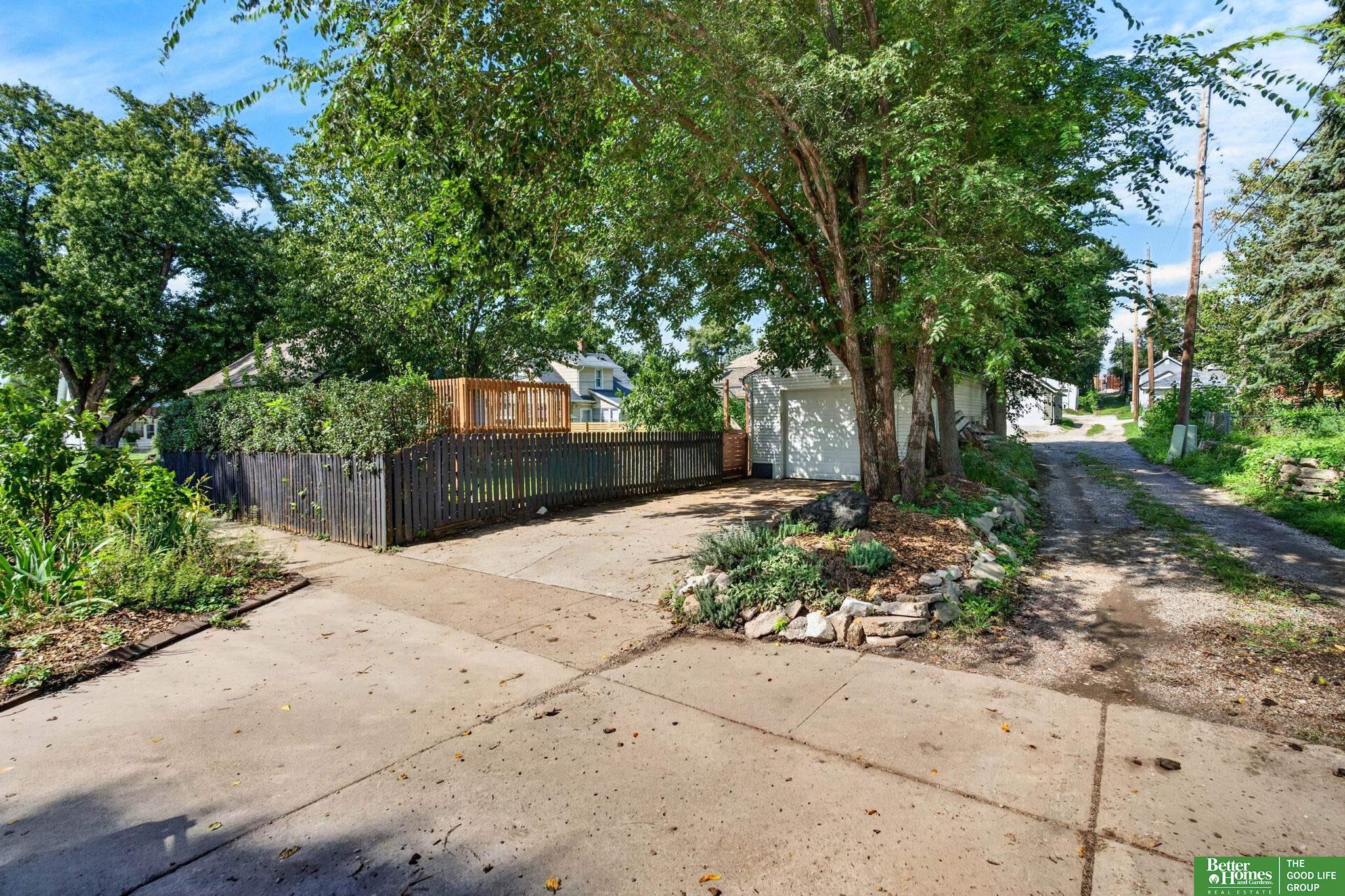 2703 N 63 Street