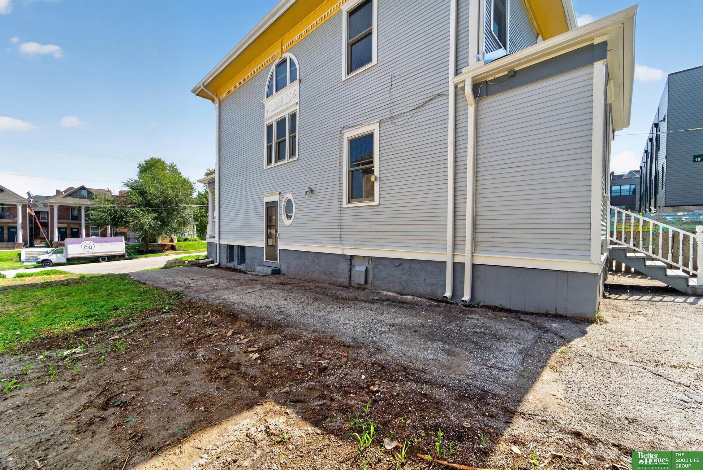 1224 S 10 Street