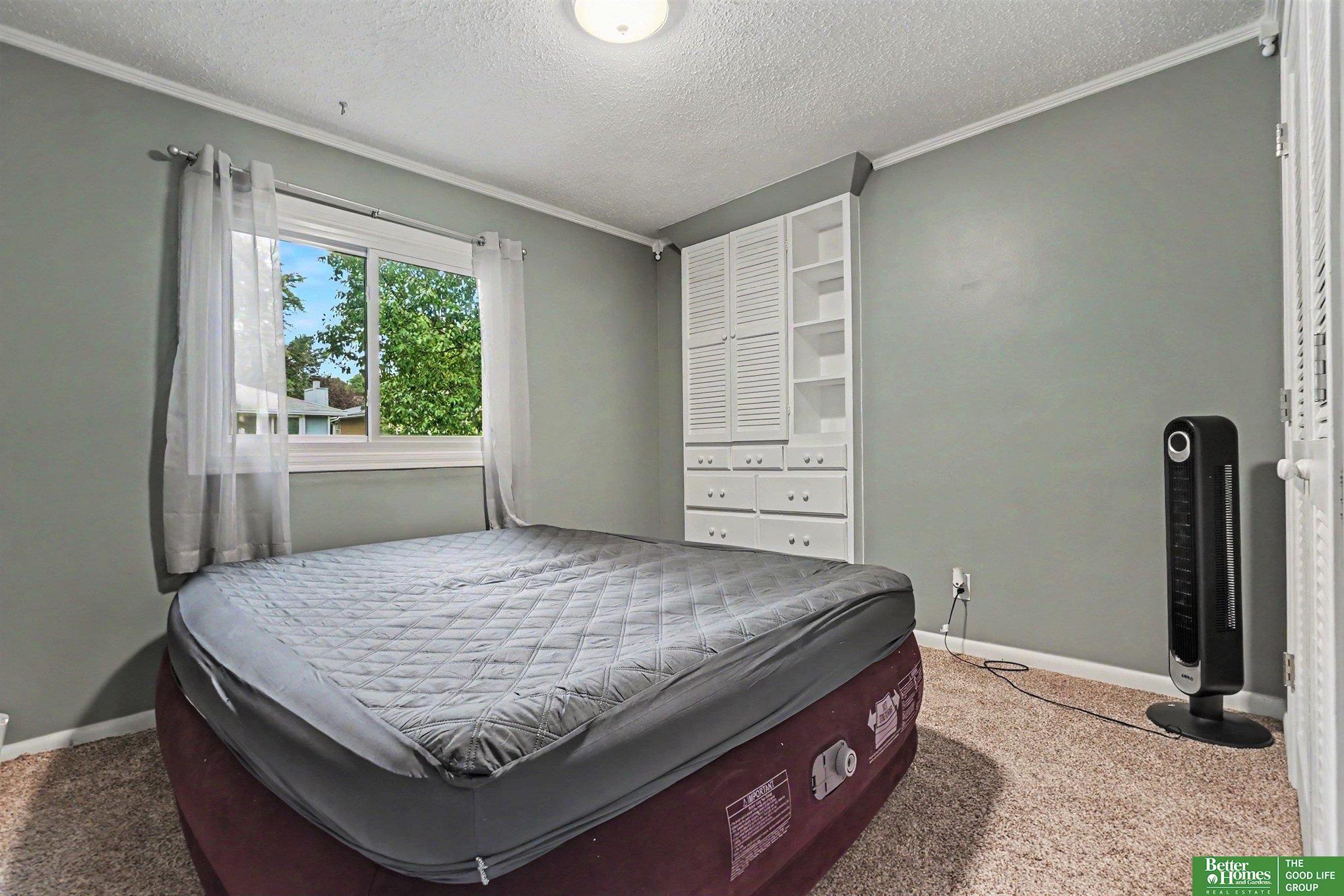 11123 Crown Point Avenue