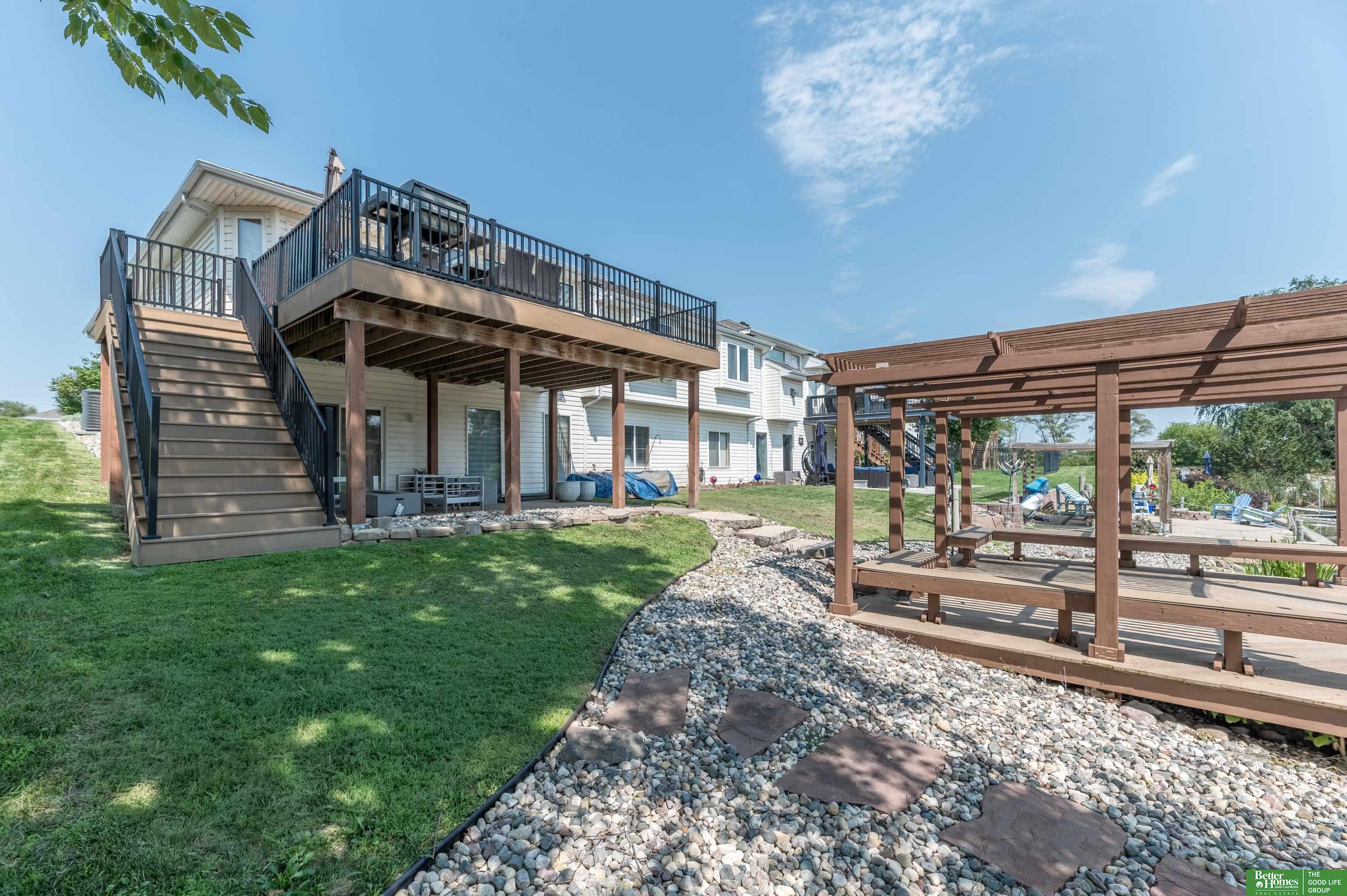 2713 Lakeview Circle