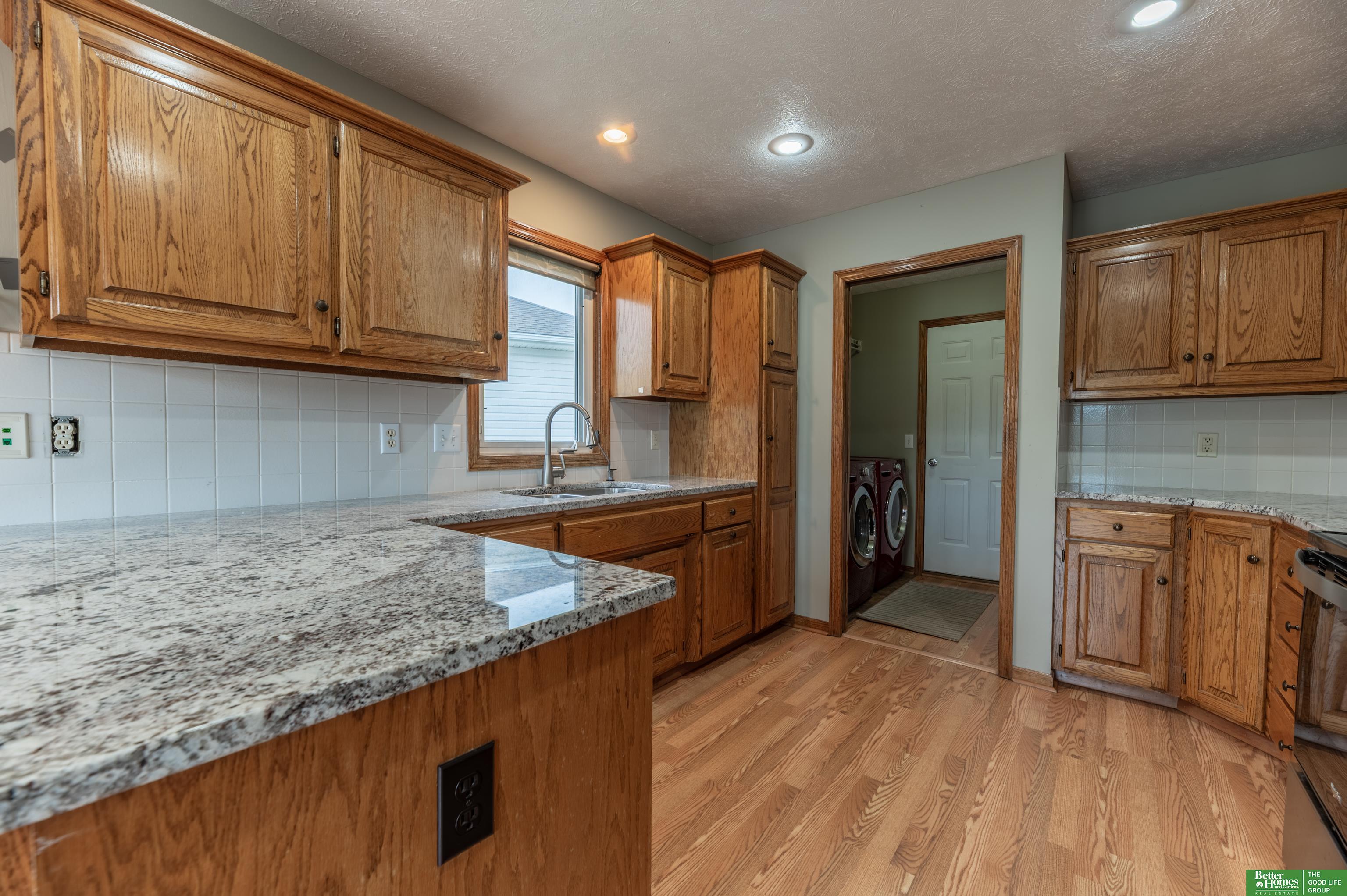 2713 Lakeview Circle