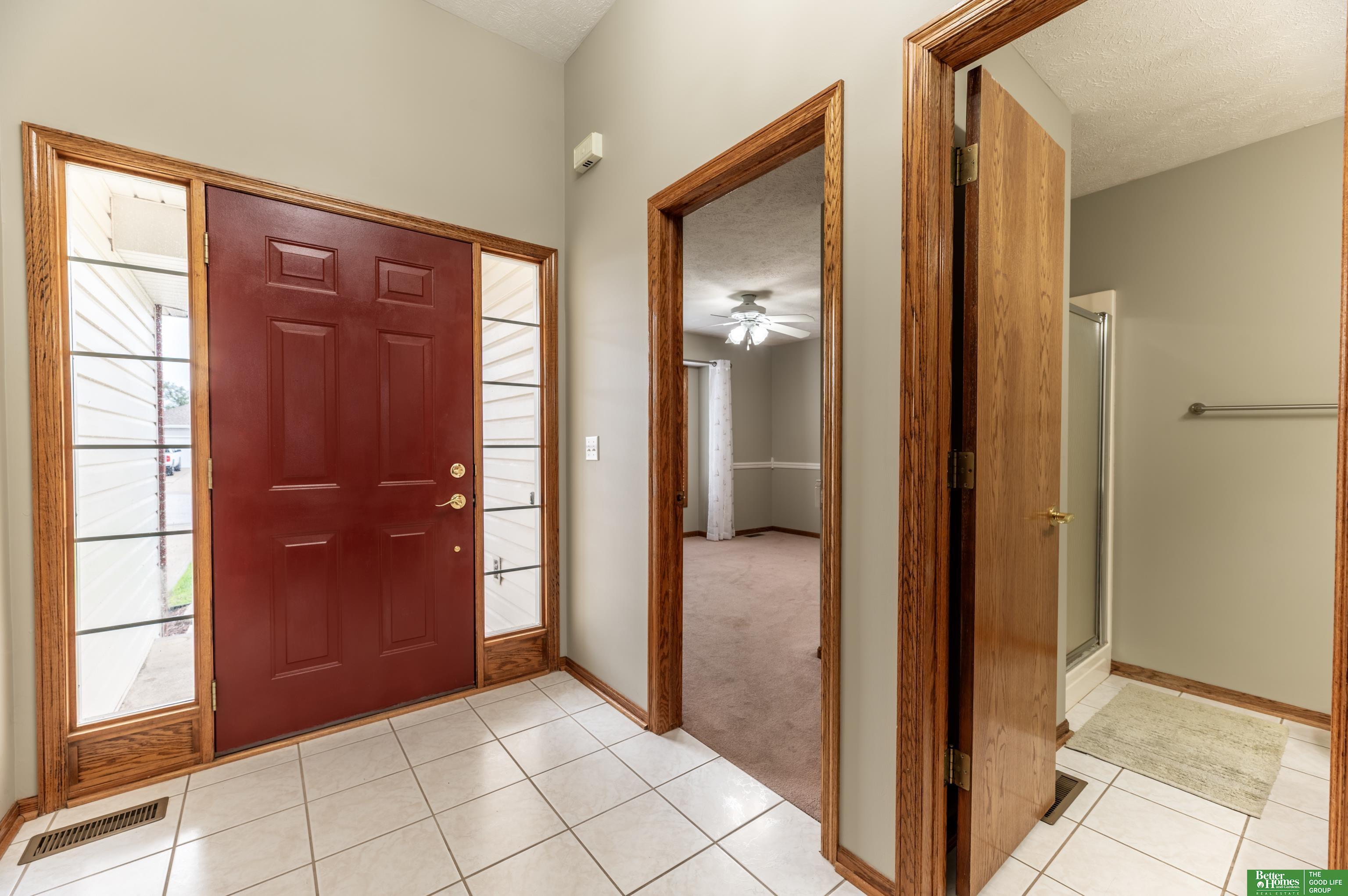 2713 Lakeview Circle