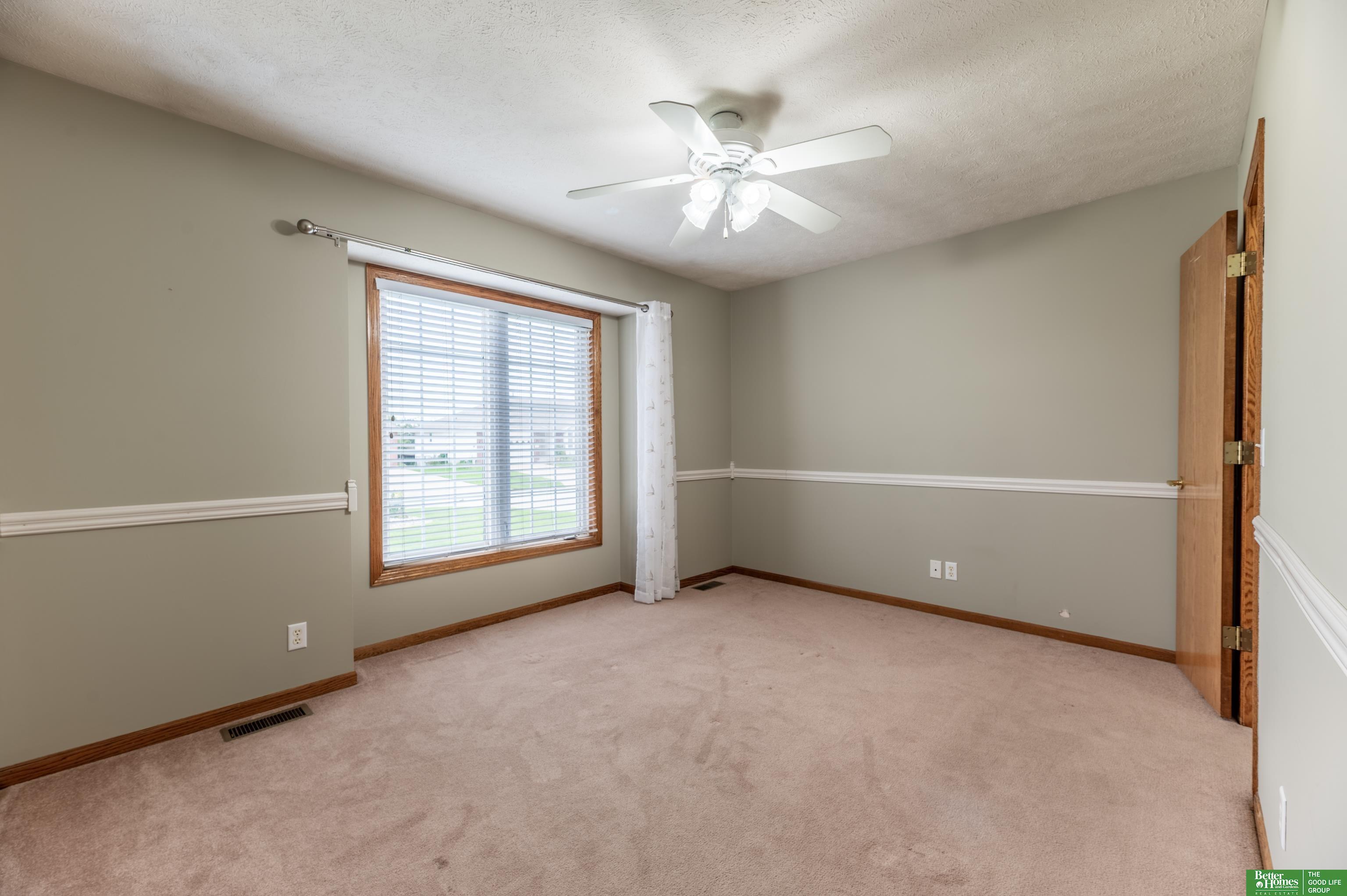 2713 Lakeview Circle