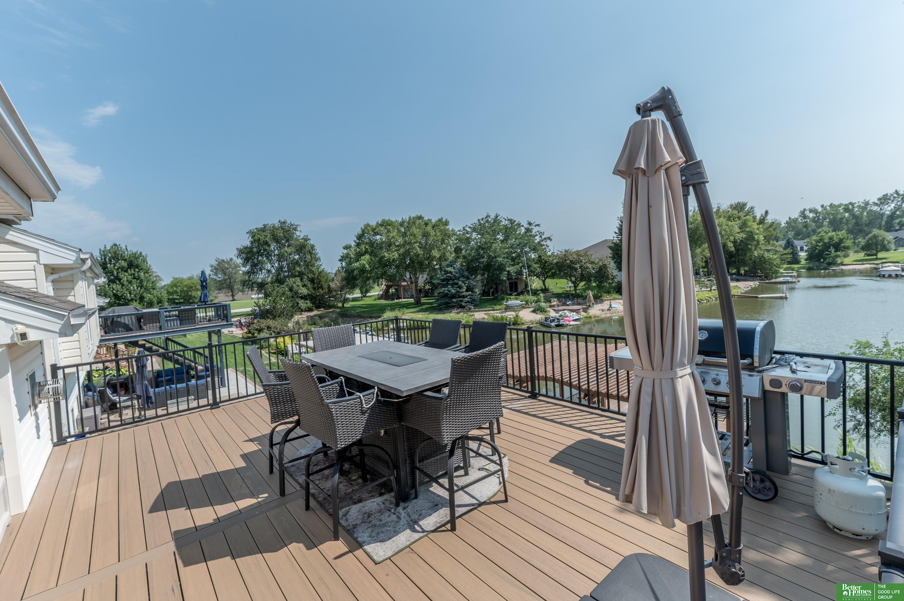 2713 Lakeview Circle