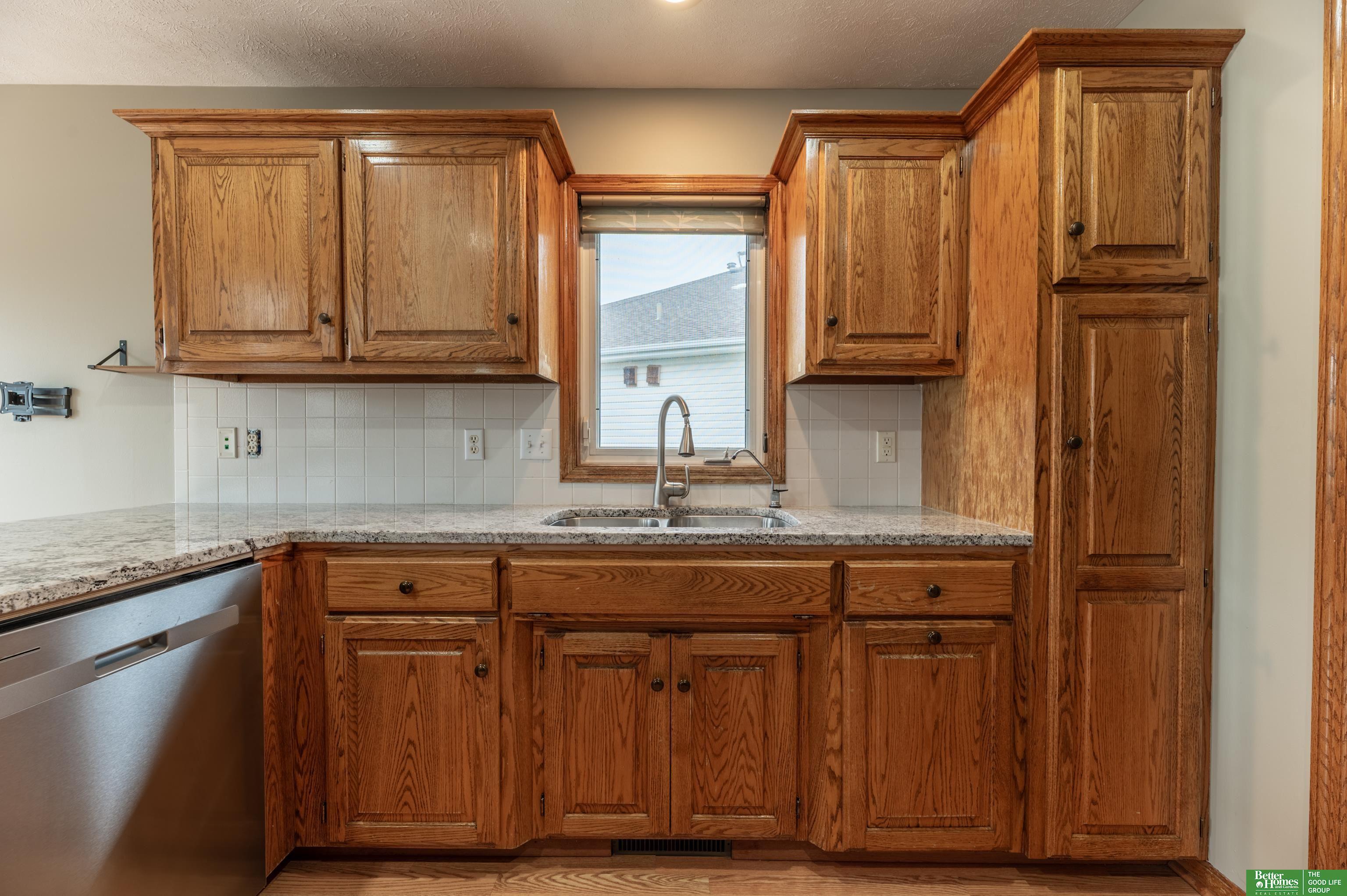 2713 Lakeview Circle