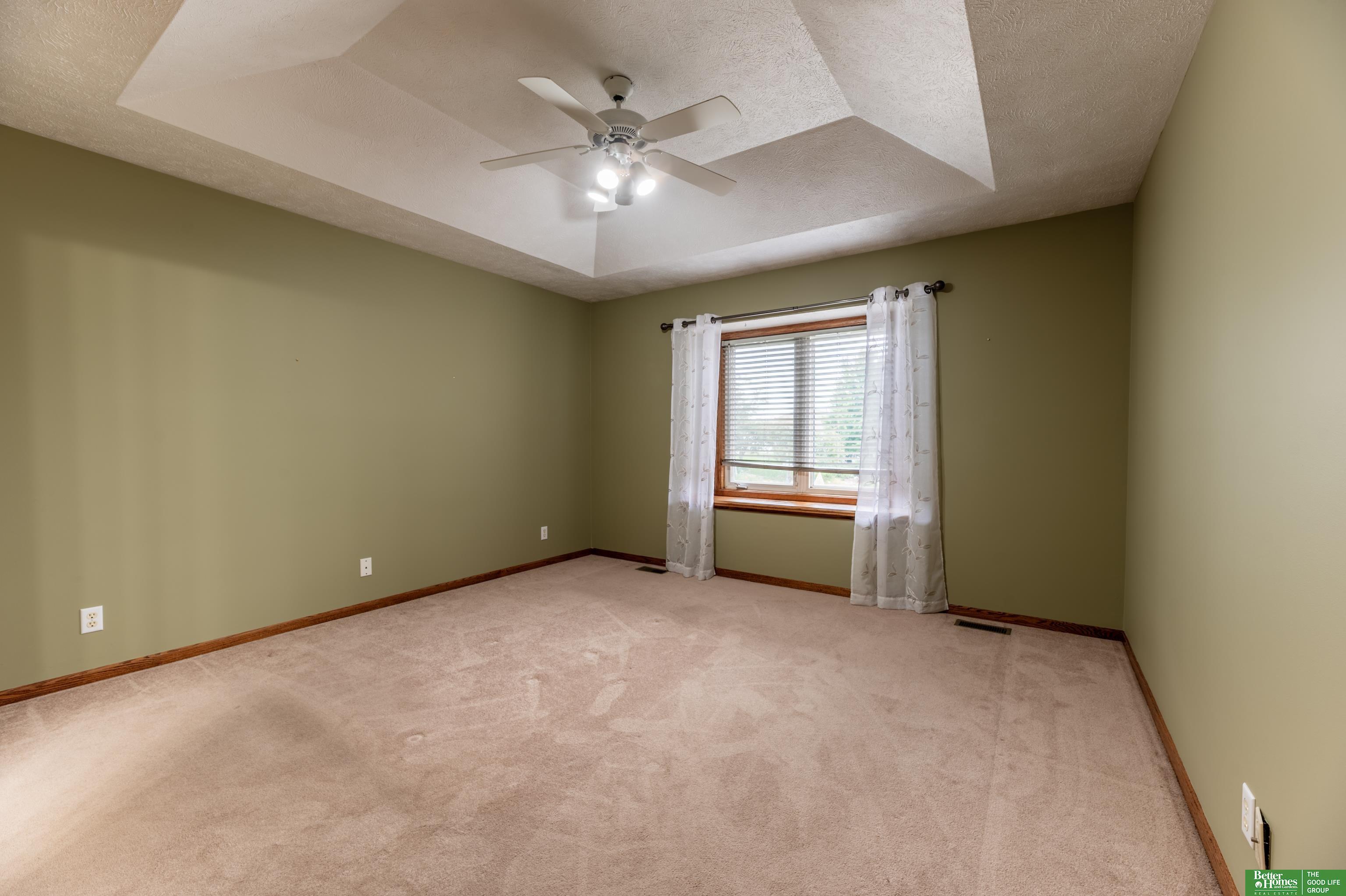 2713 Lakeview Circle