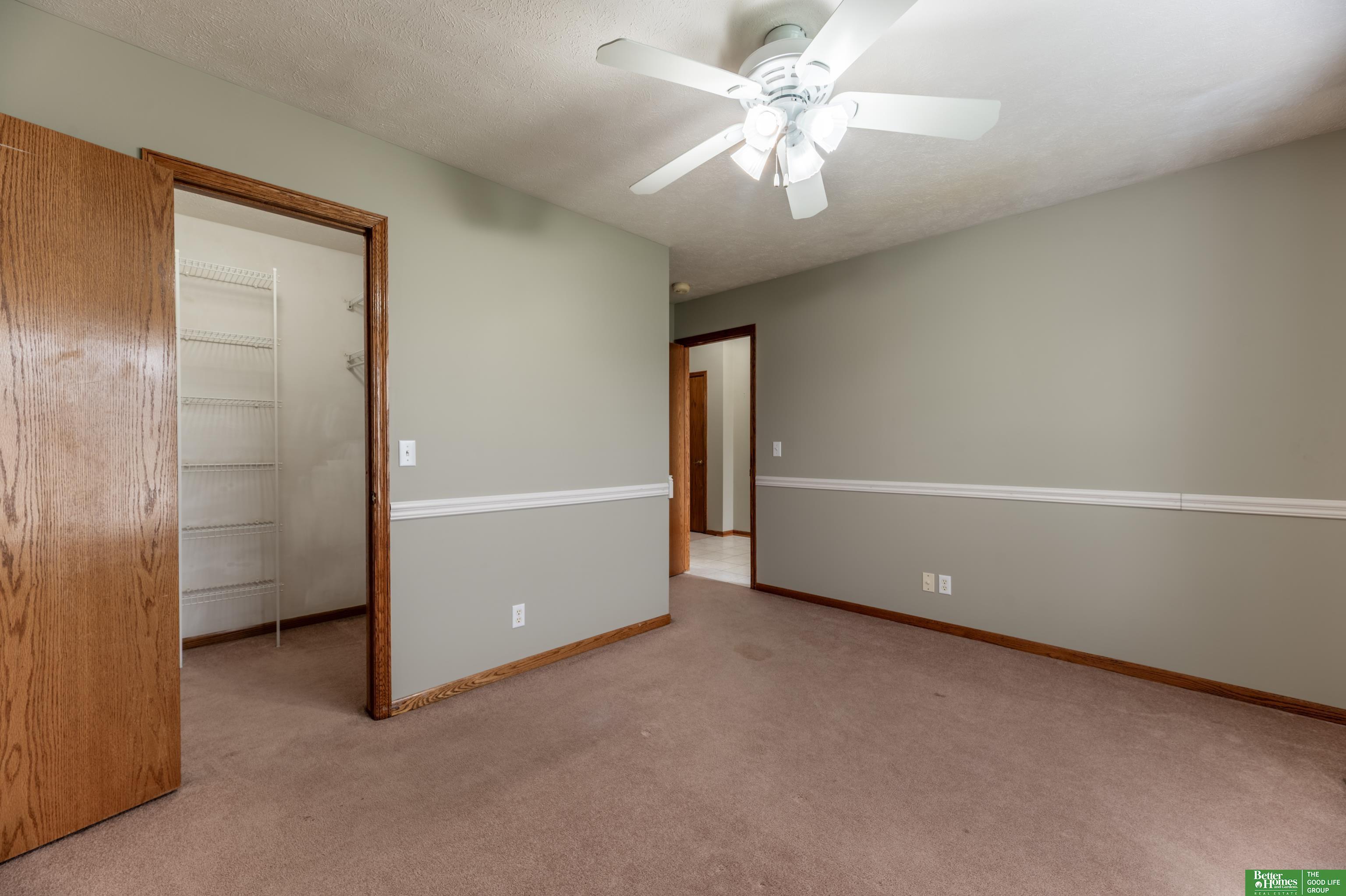 2713 Lakeview Circle