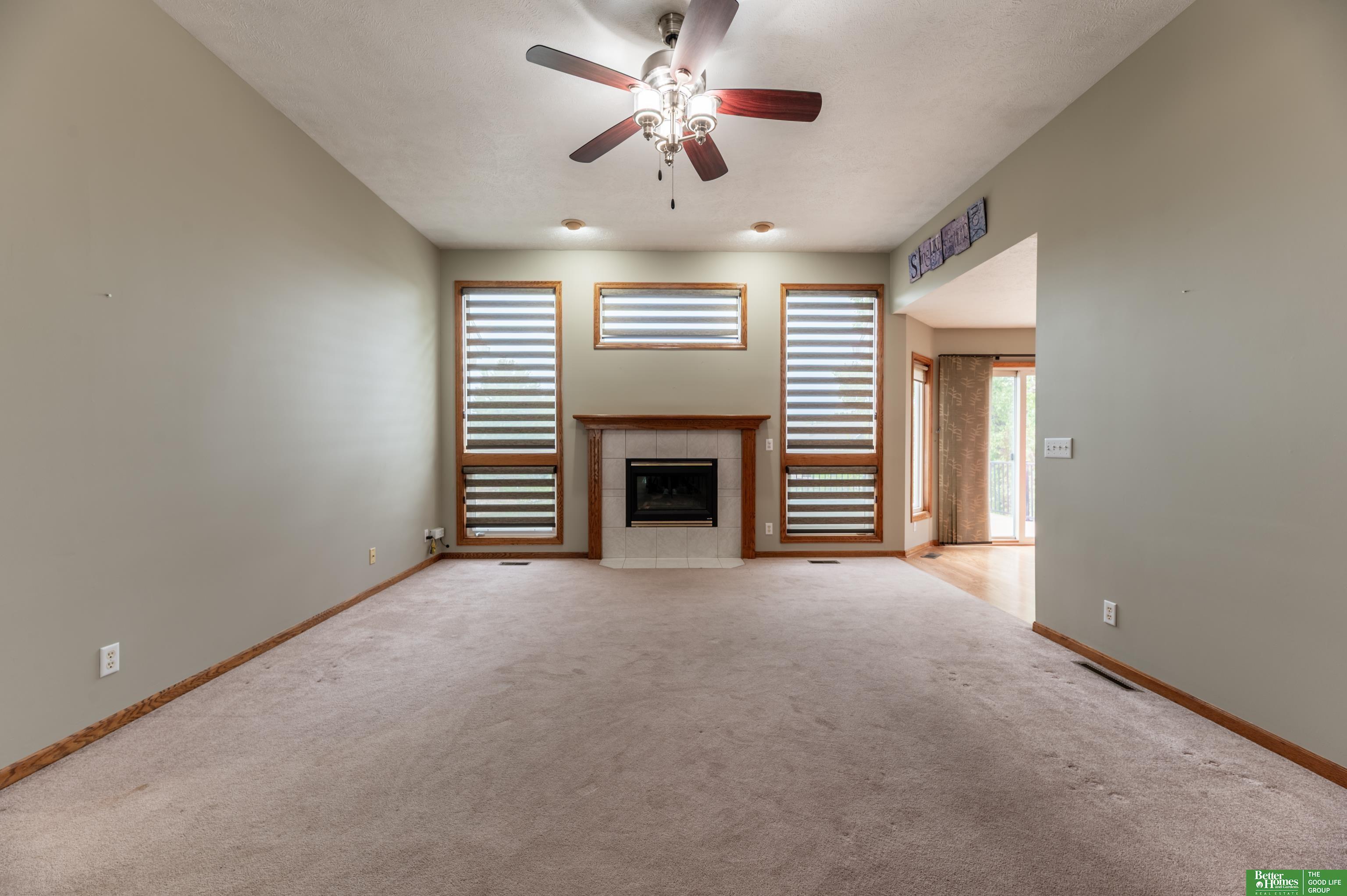 2713 Lakeview Circle