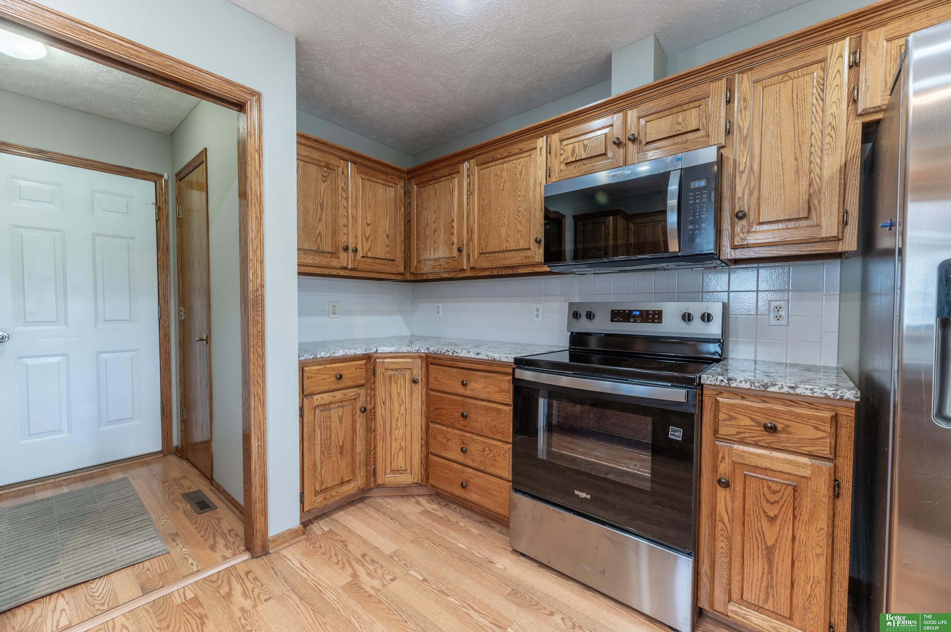 2713 Lakeview Circle