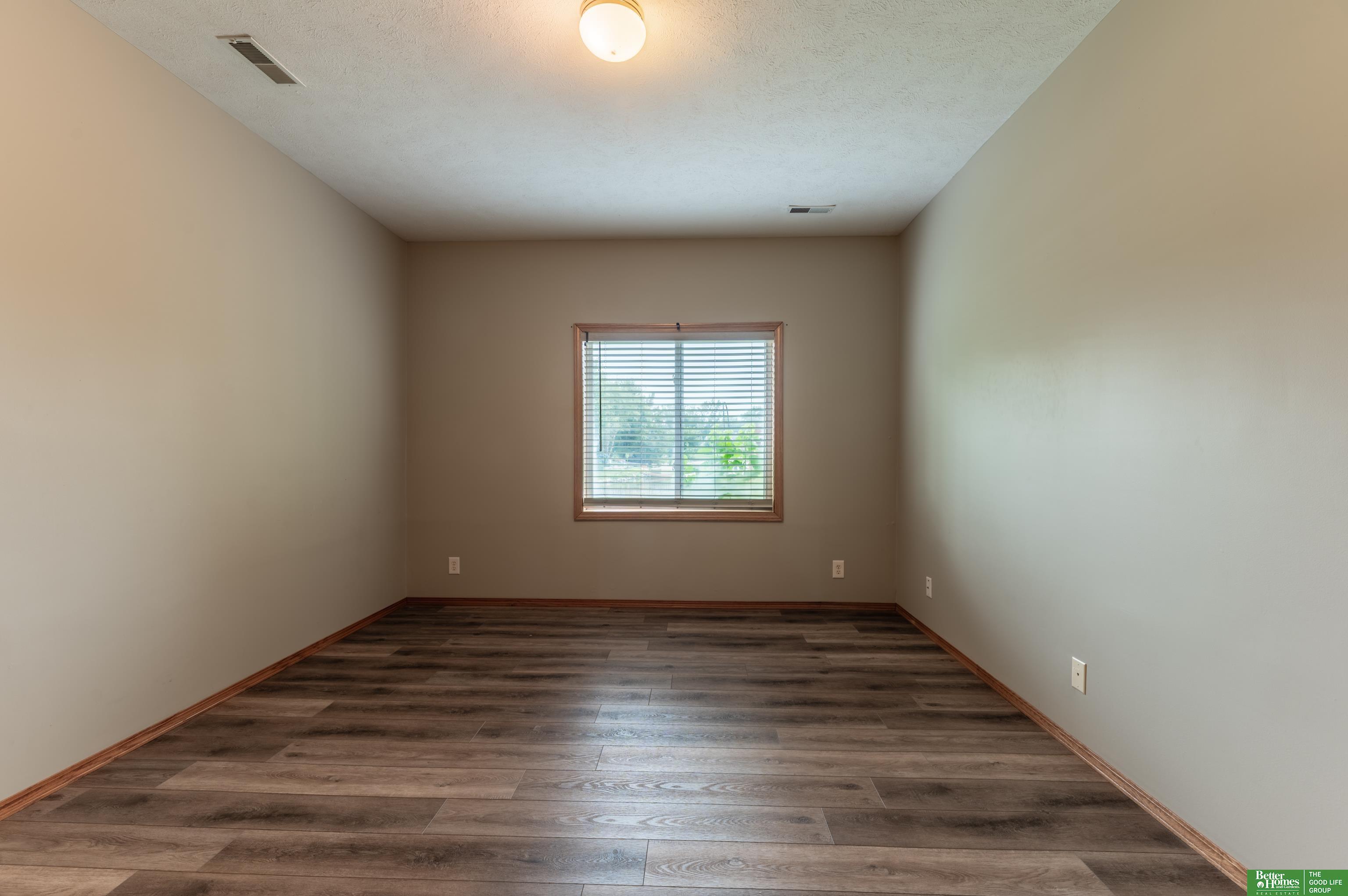 2713 Lakeview Circle