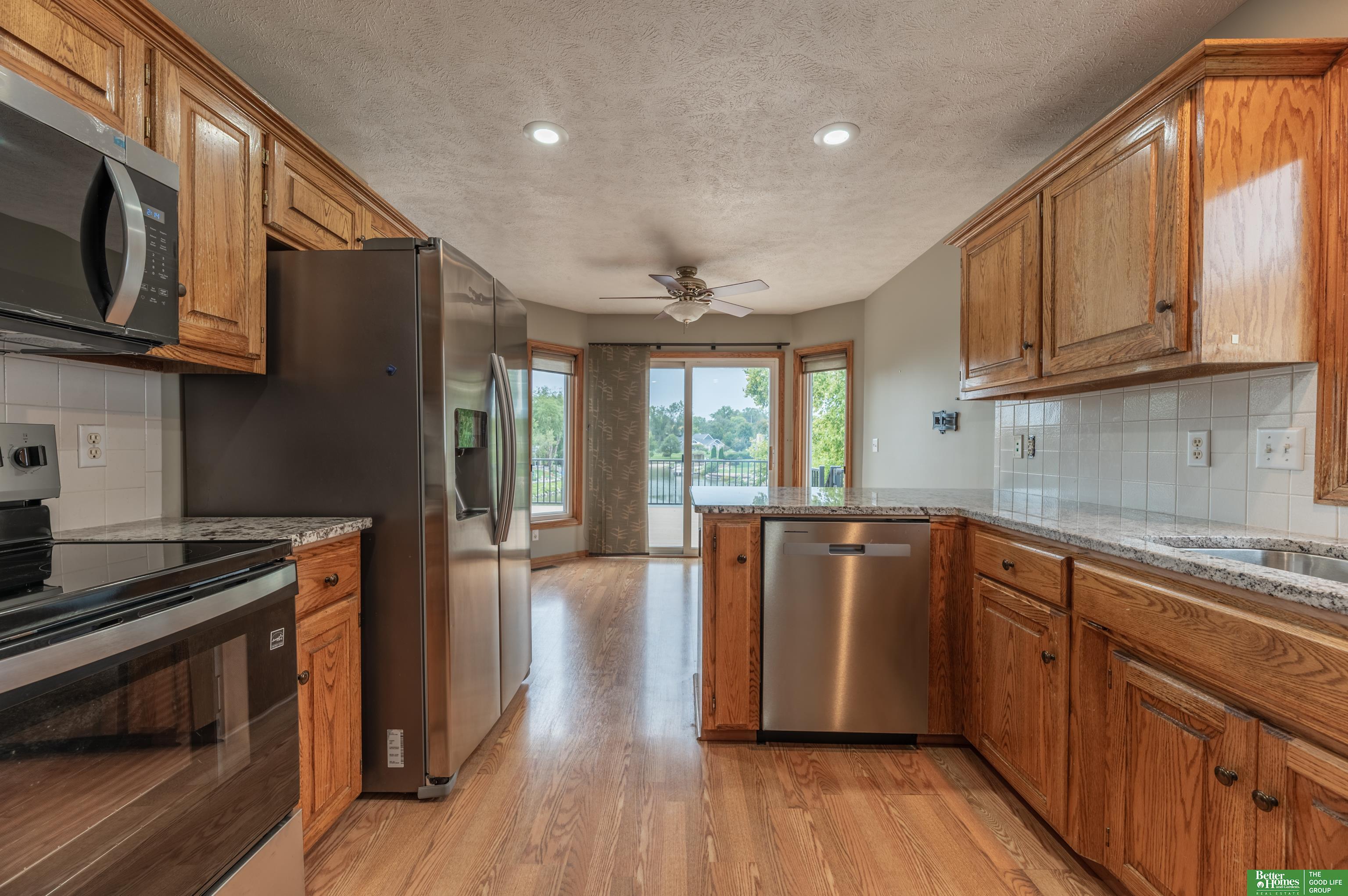 2713 Lakeview Circle