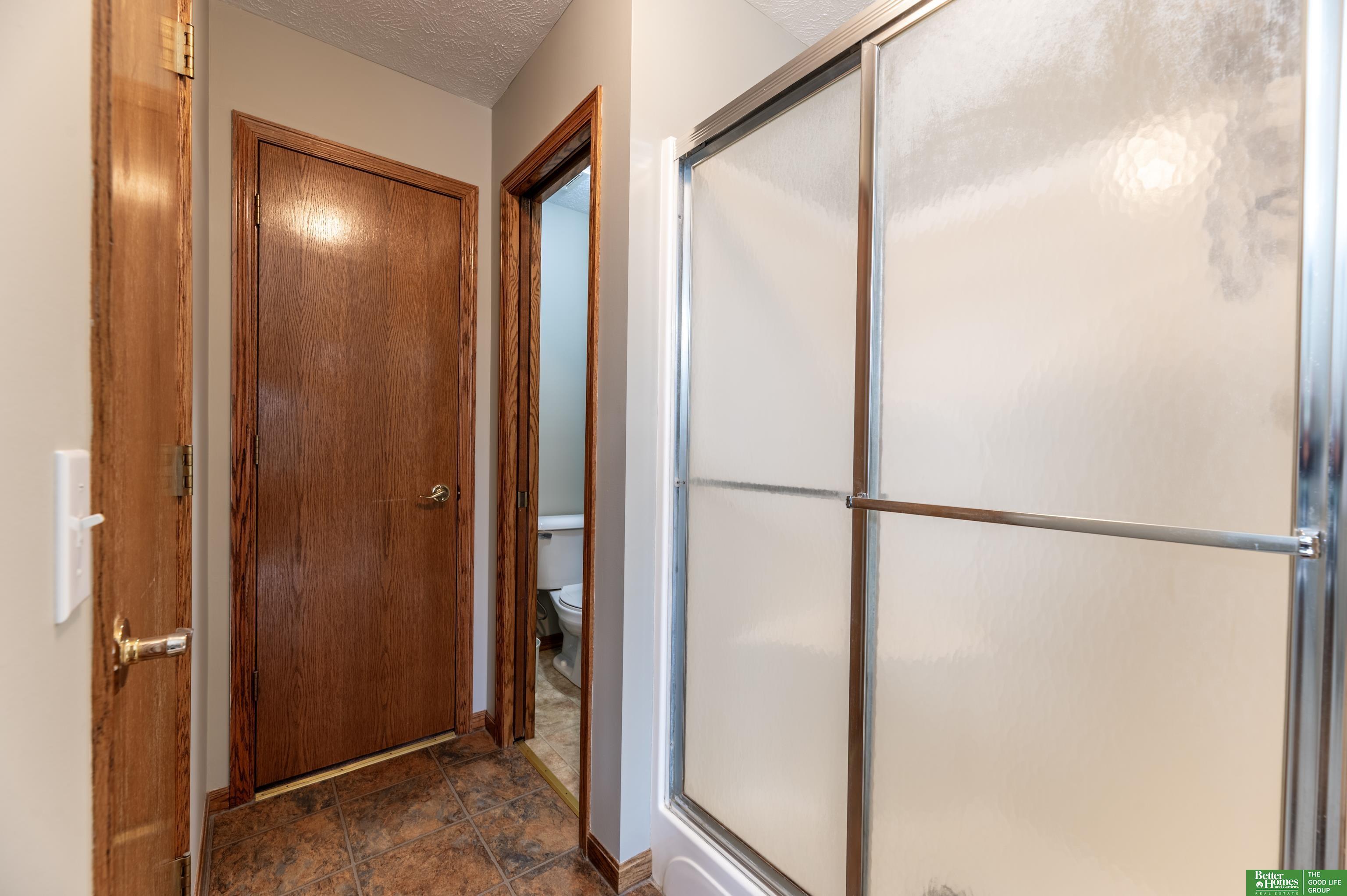 2713 Lakeview Circle