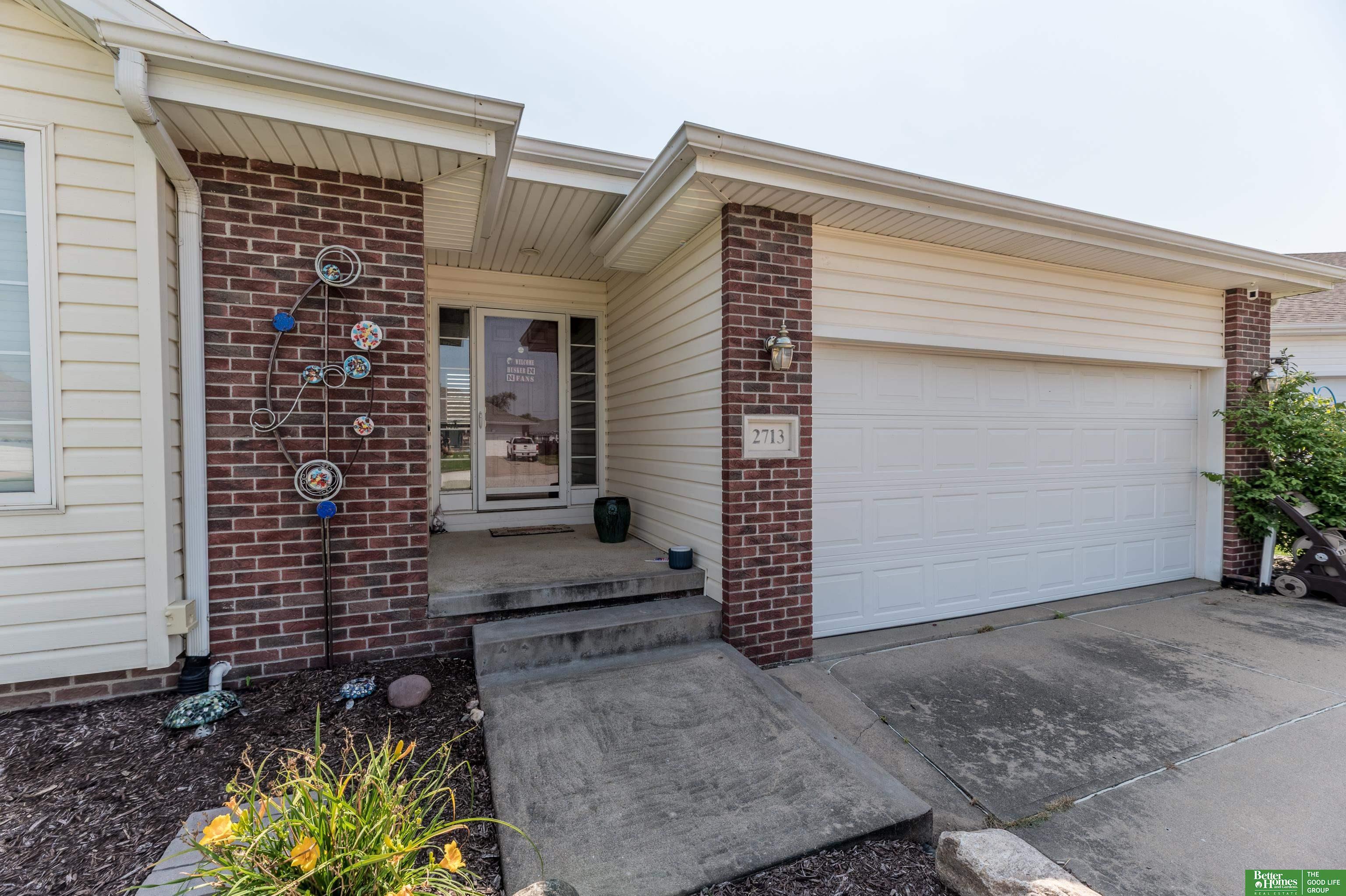 2713 Lakeview Circle