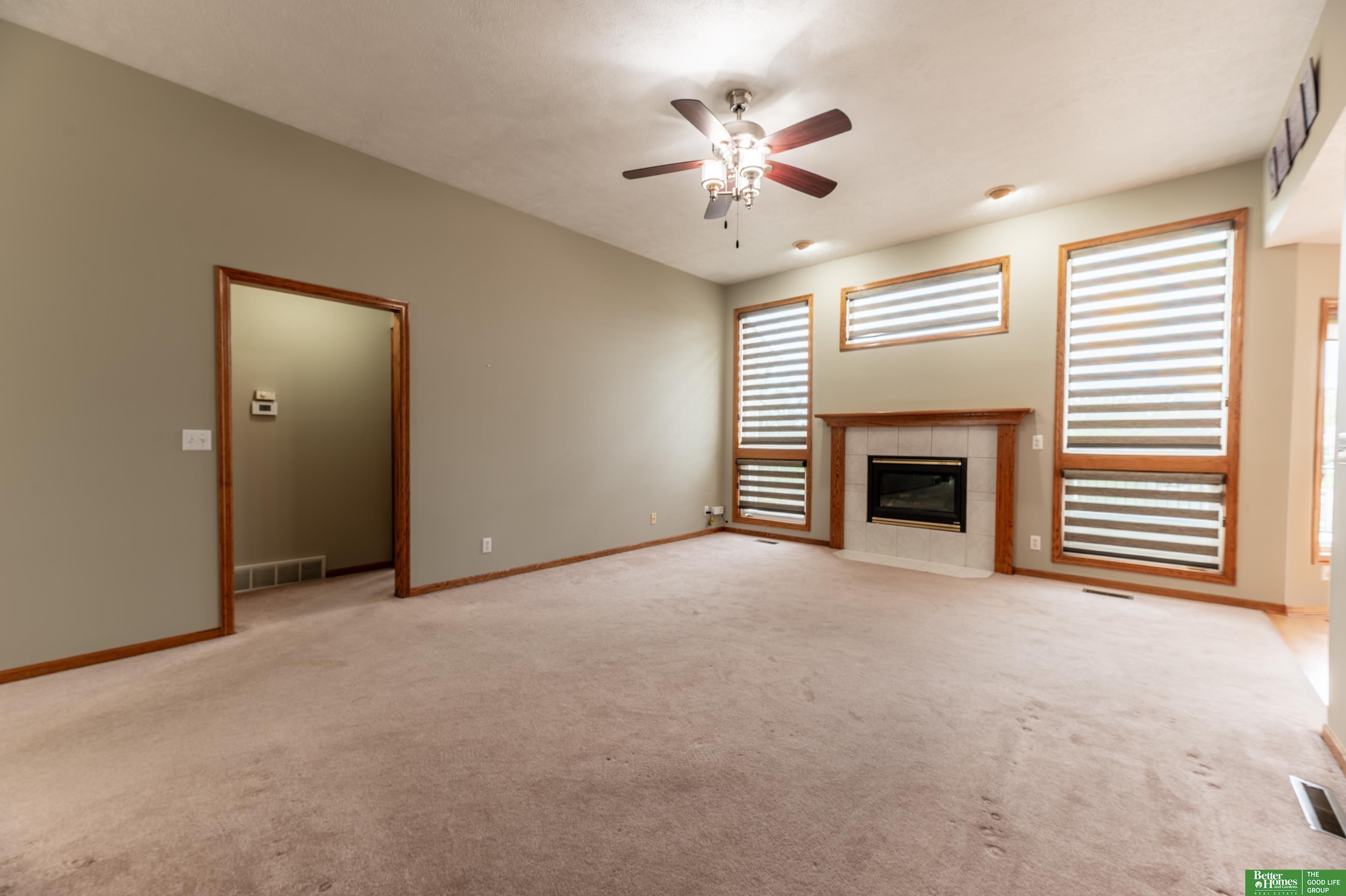 2713 Lakeview Circle