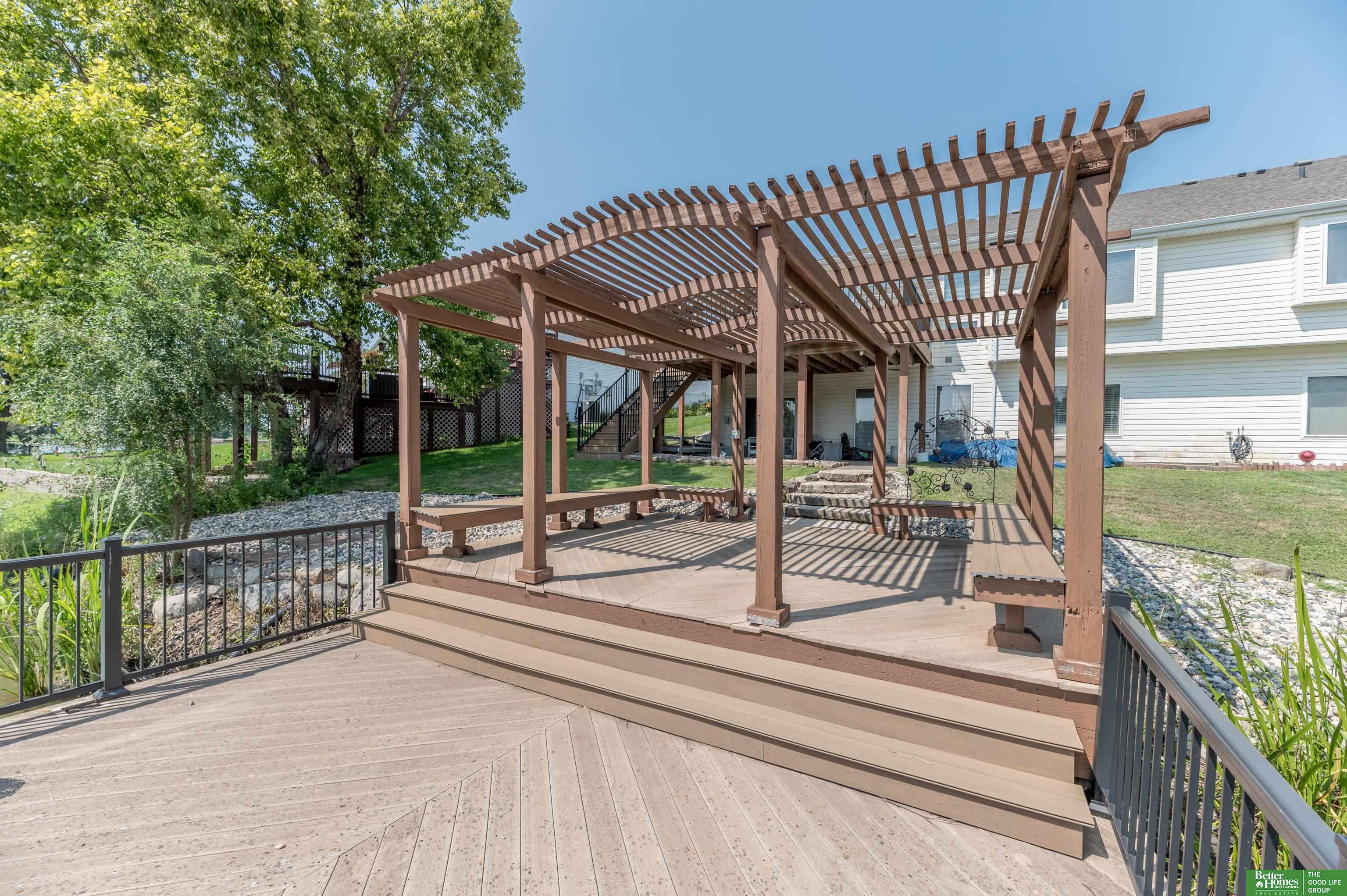 2713 Lakeview Circle