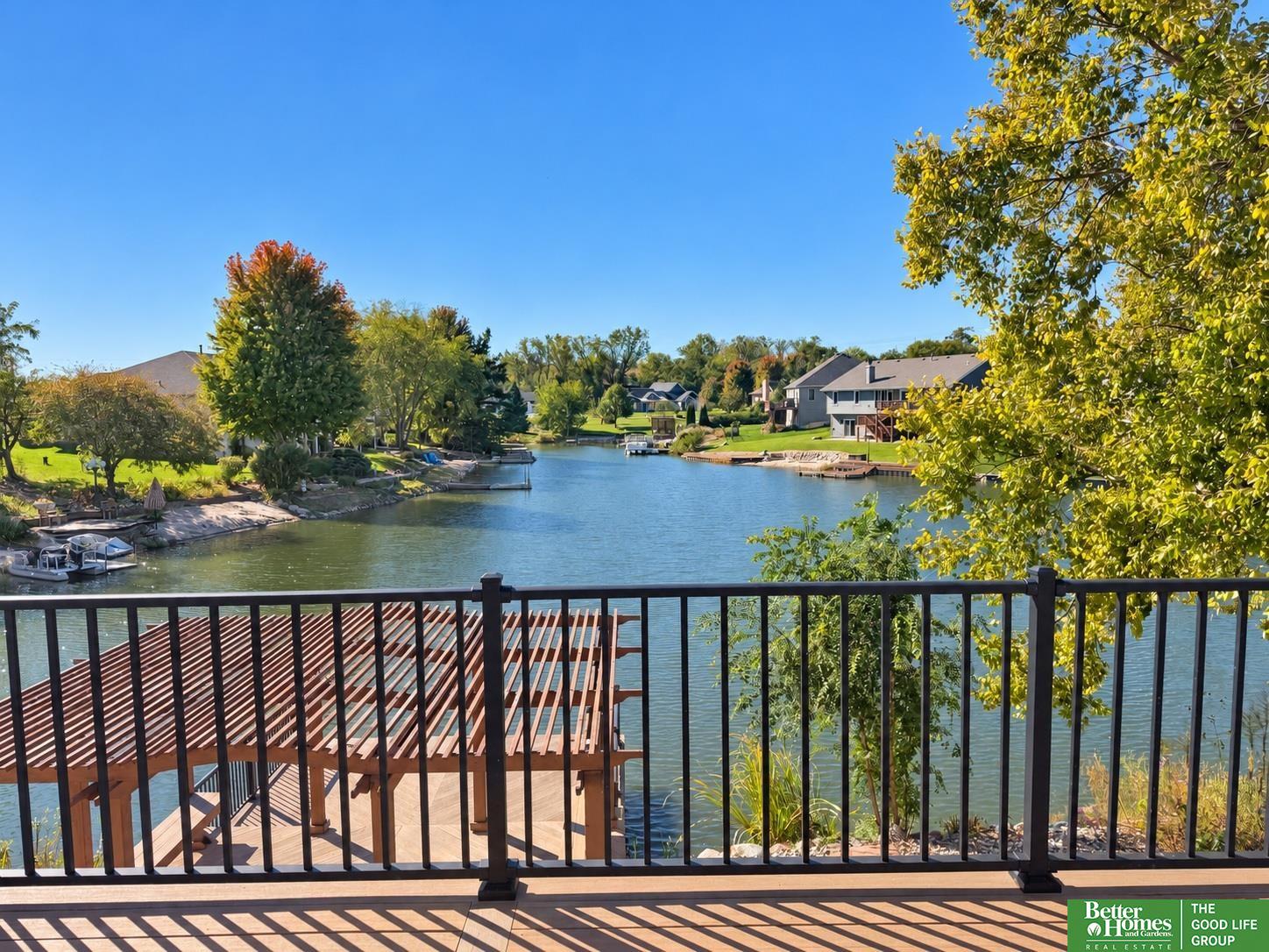 2713 Lakeview Circle