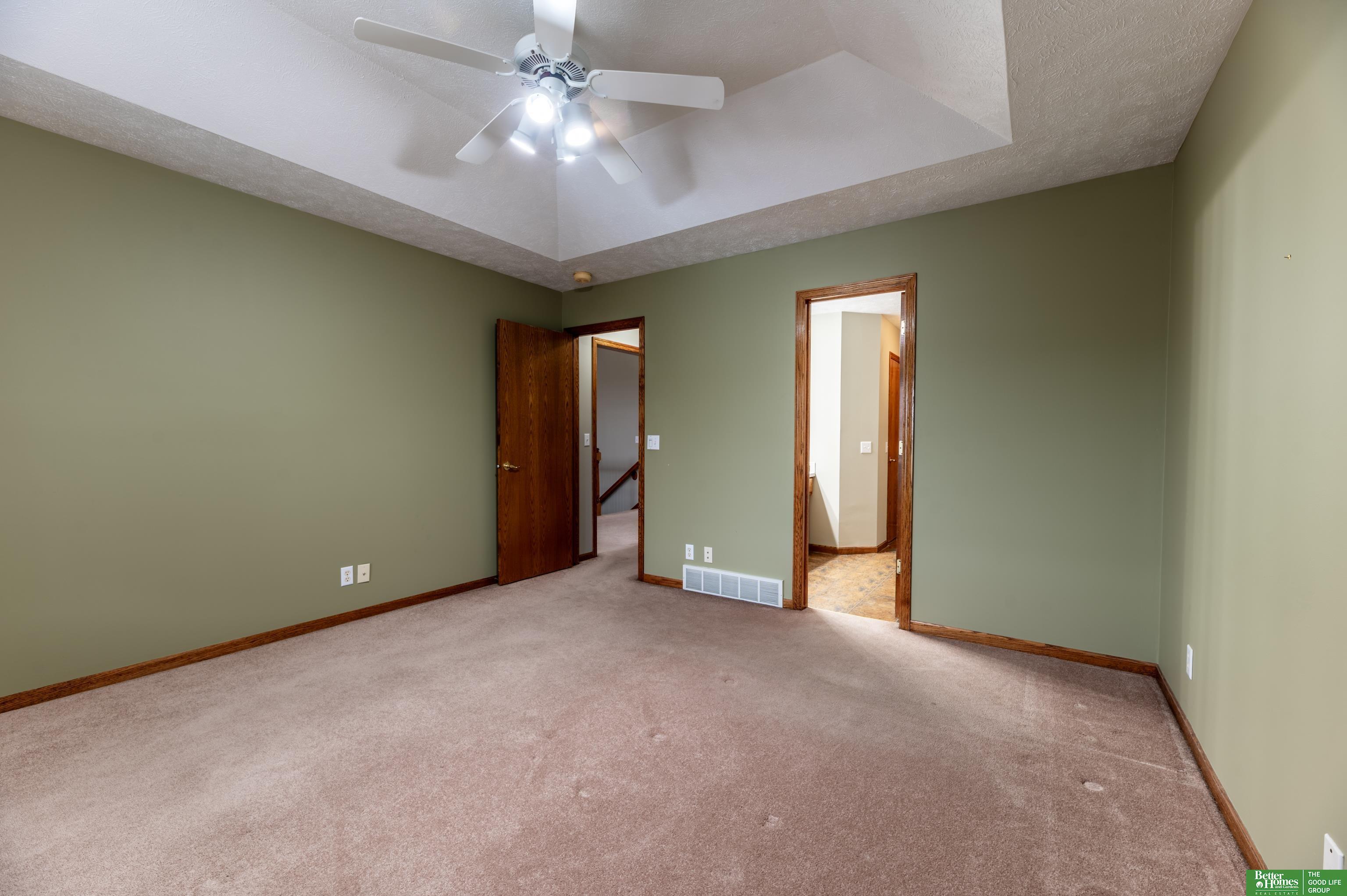 2713 Lakeview Circle