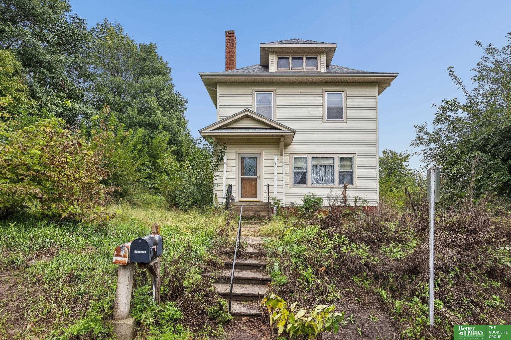 109 S Davis Avenue