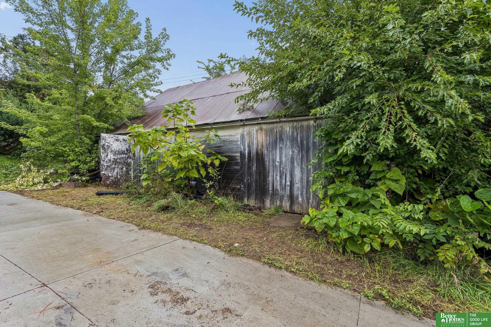 109 S Davis Avenue