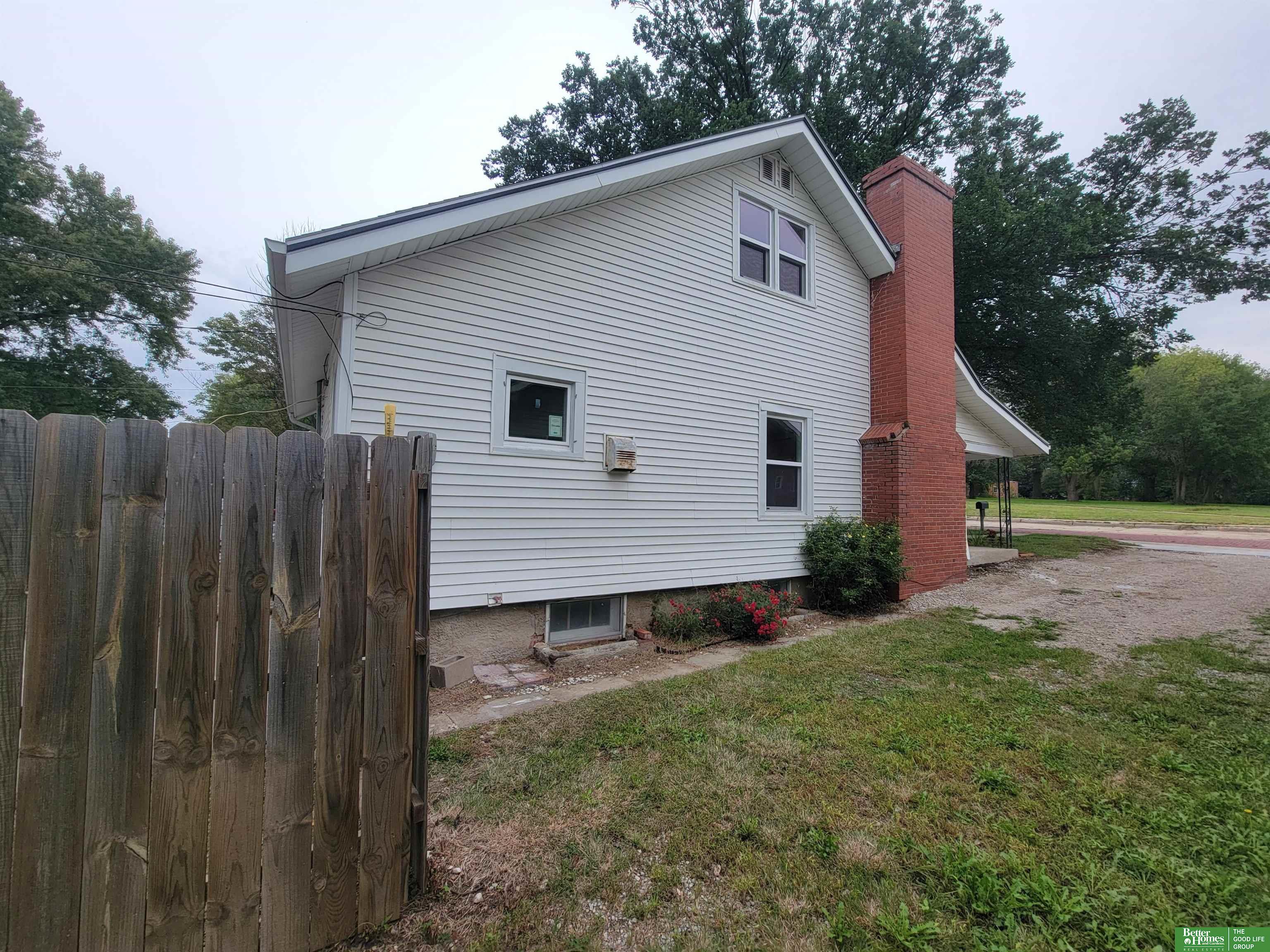 1121 N East Avenue