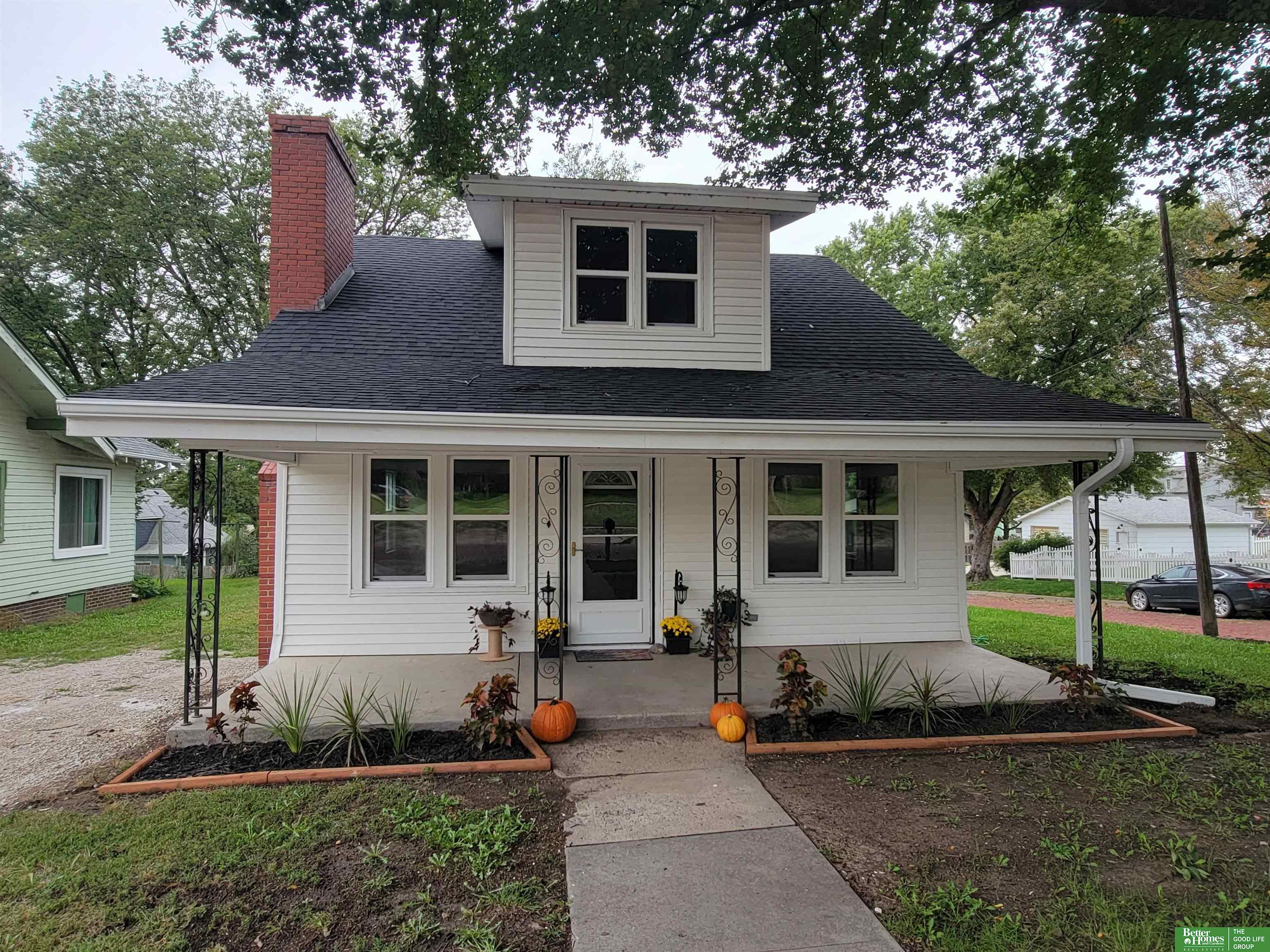 1121 N East Avenue