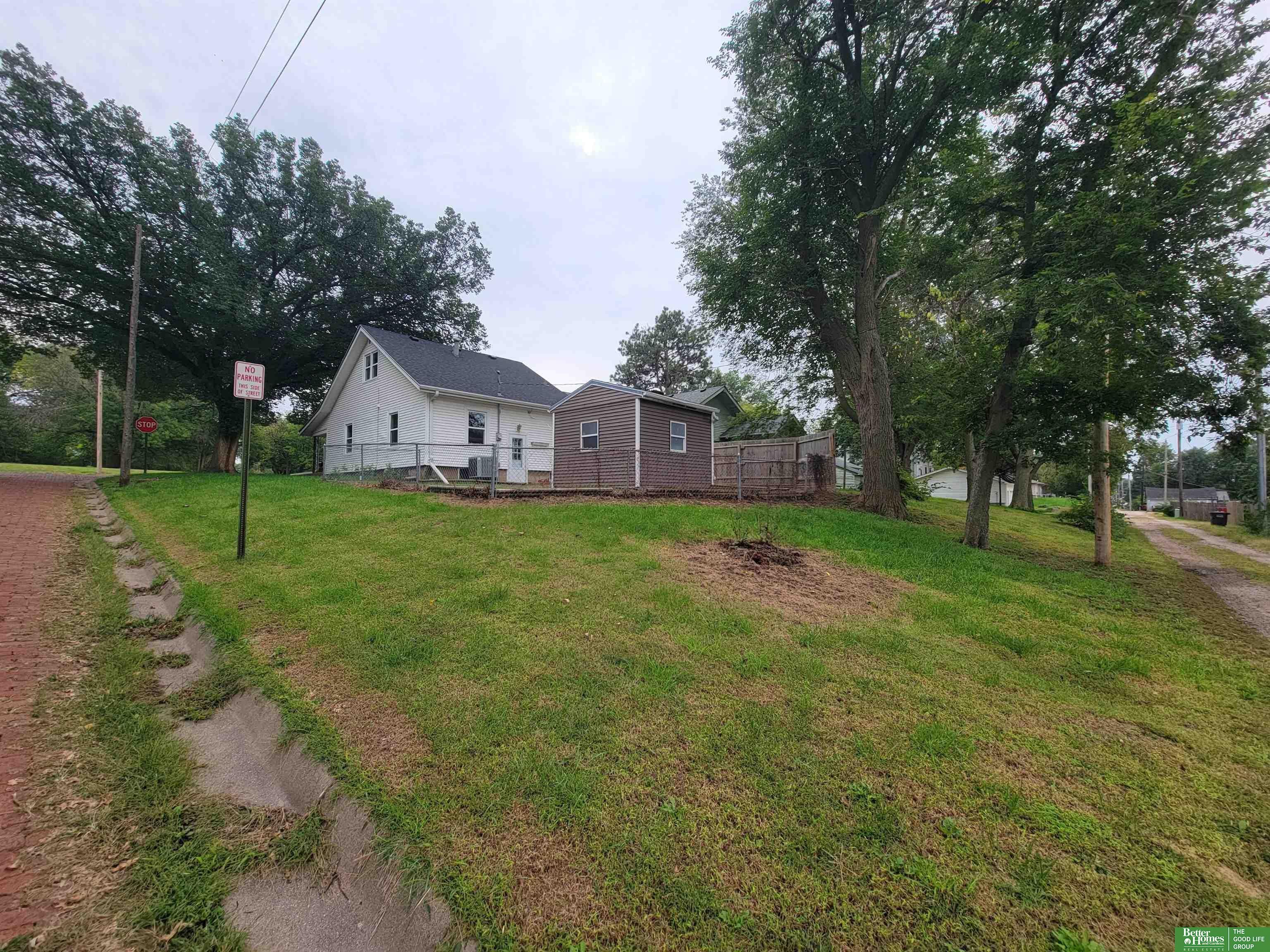 1121 N East Avenue