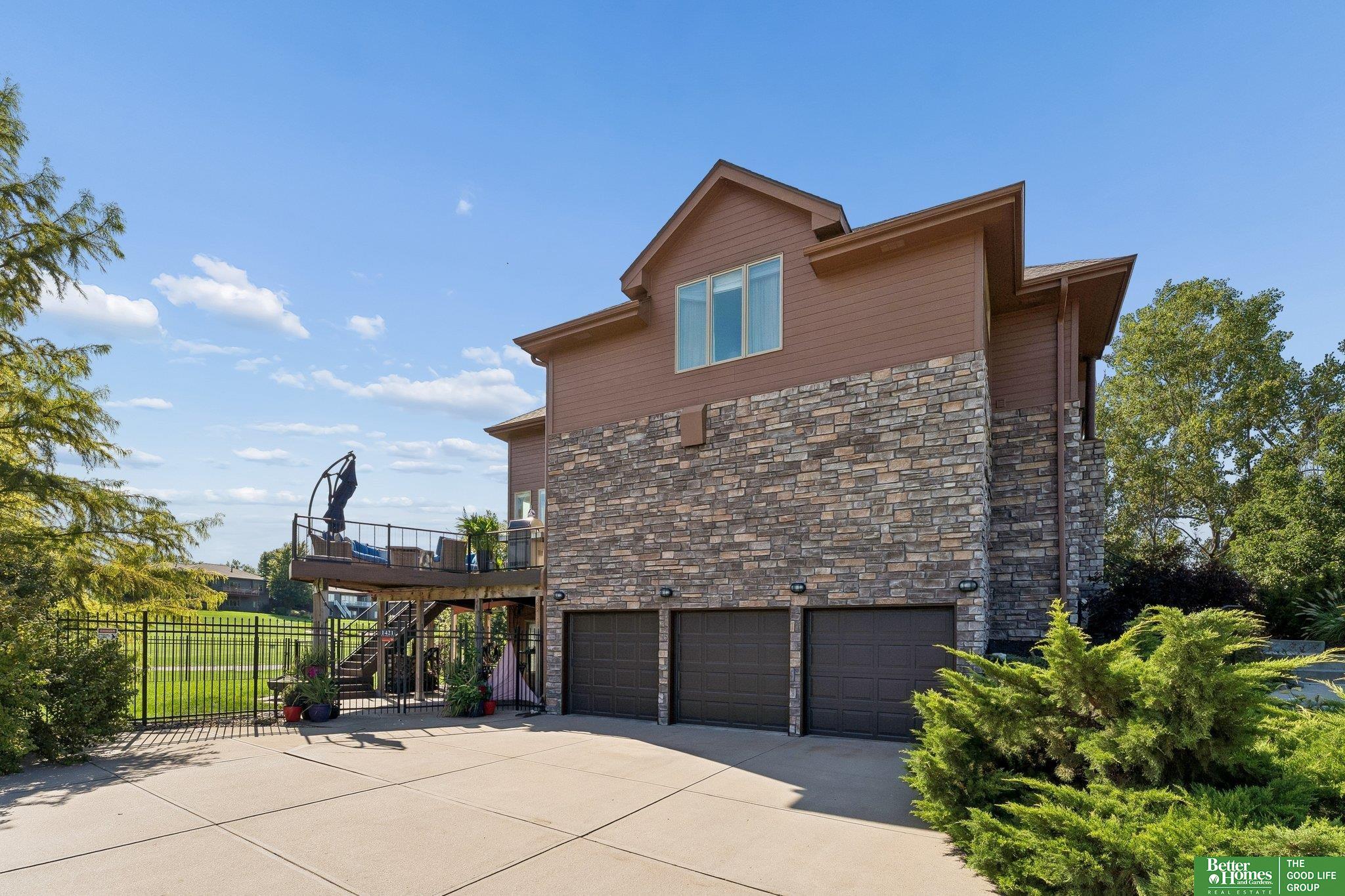 1421 E Ridge Way