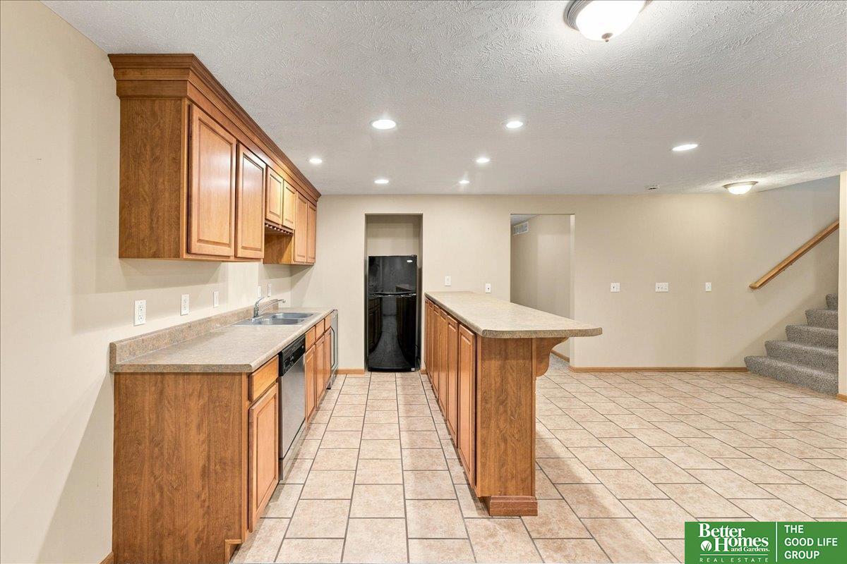 2404 S Mineral Drive