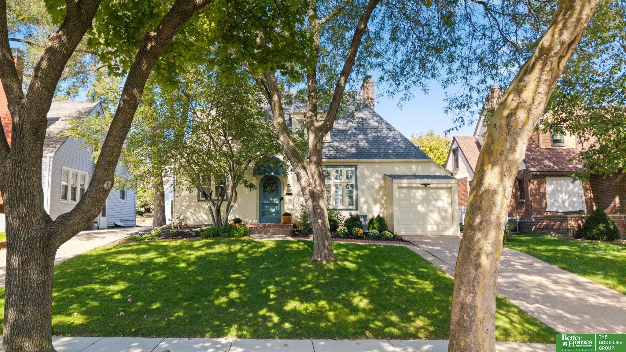 4432 Pine Street